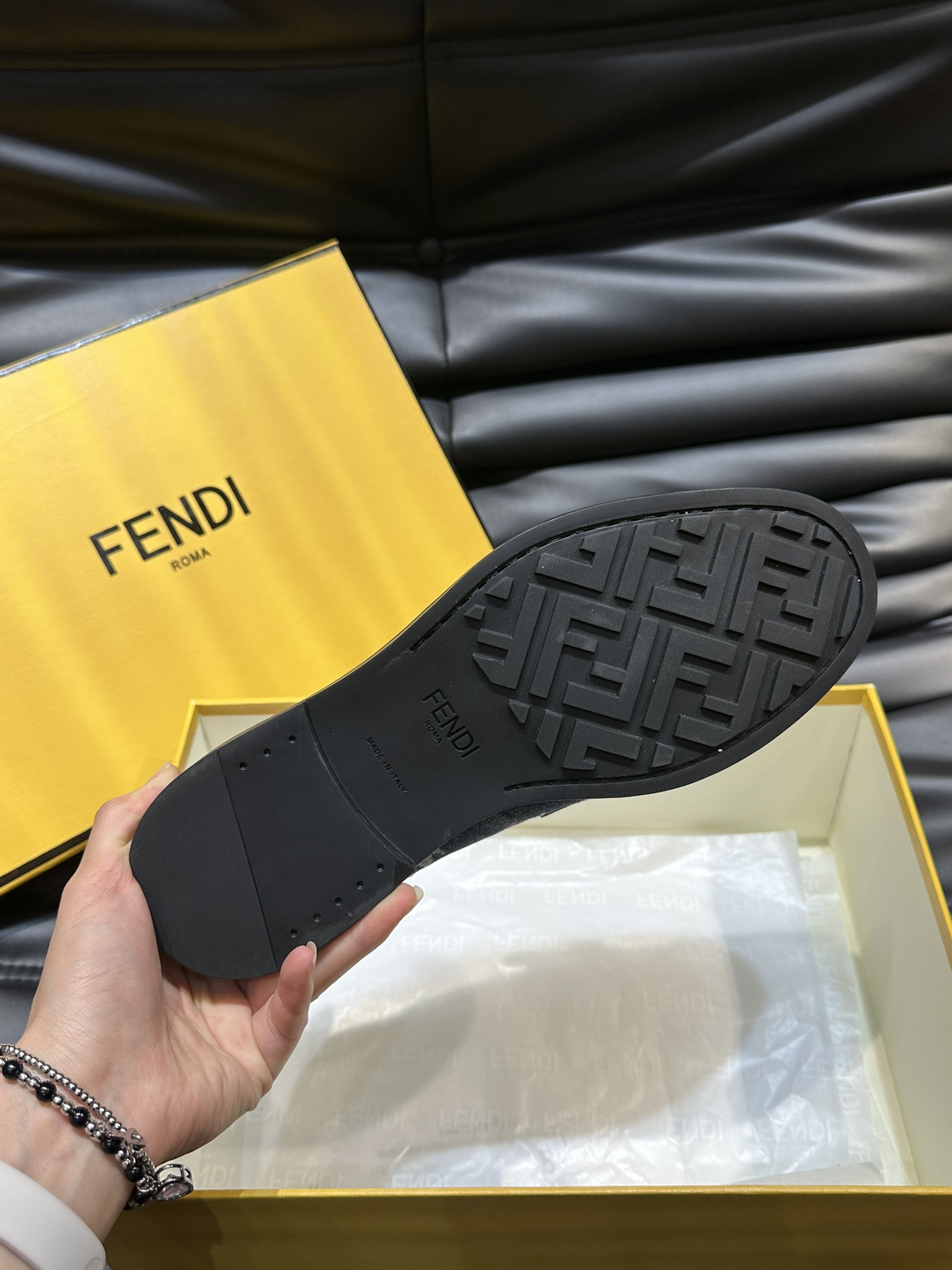 ️️Fend*高端男士正装休闲皮鞋高端大气私家开模定制原版品牌五金扣装饰小牛皮透气内里原版橡胶大底顶级品