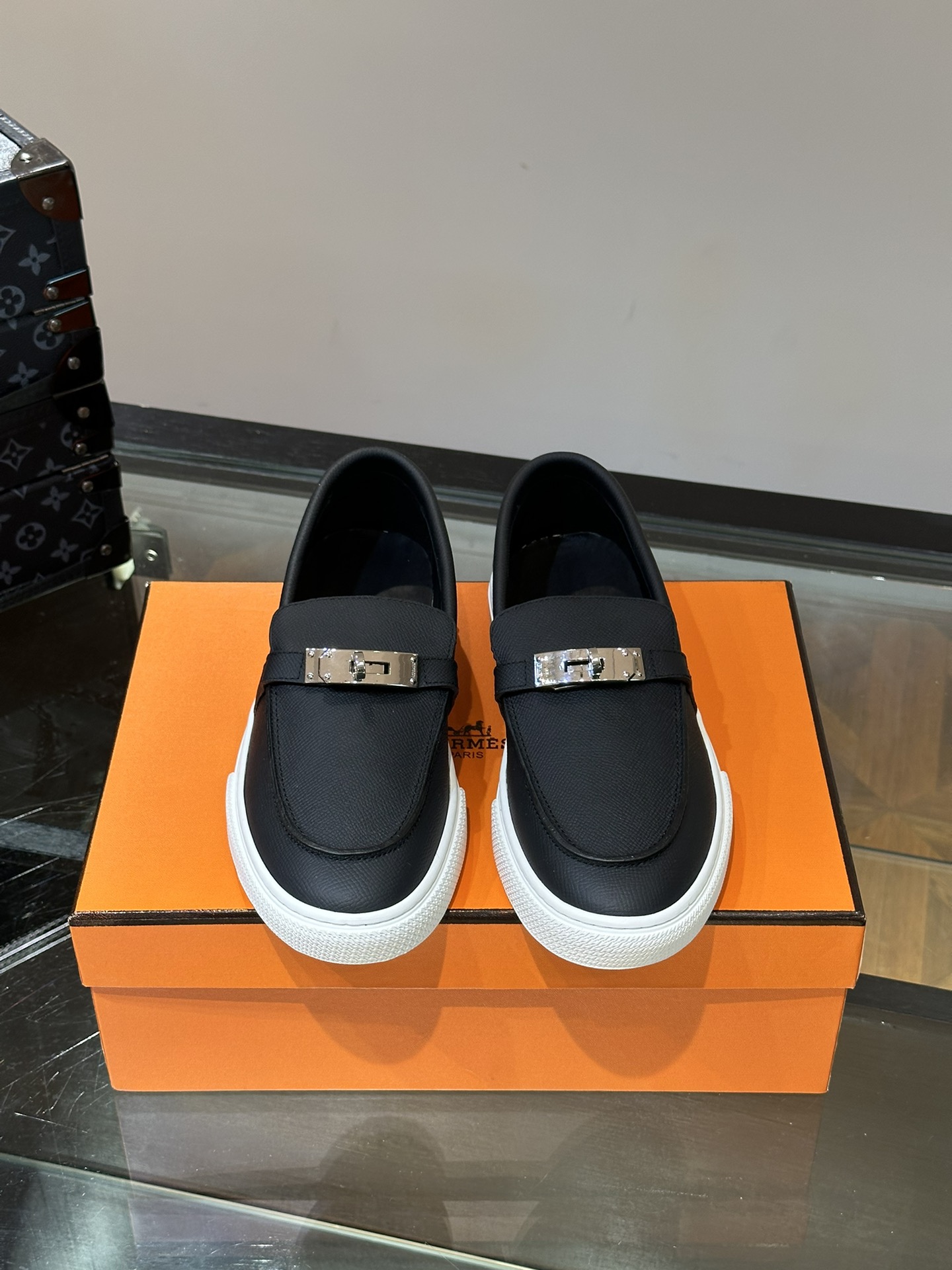 Hermes AAAAA+
 Schoenen Loafers Mannen Kalfsleer Koeienhuid Echt leer Rubber Casual