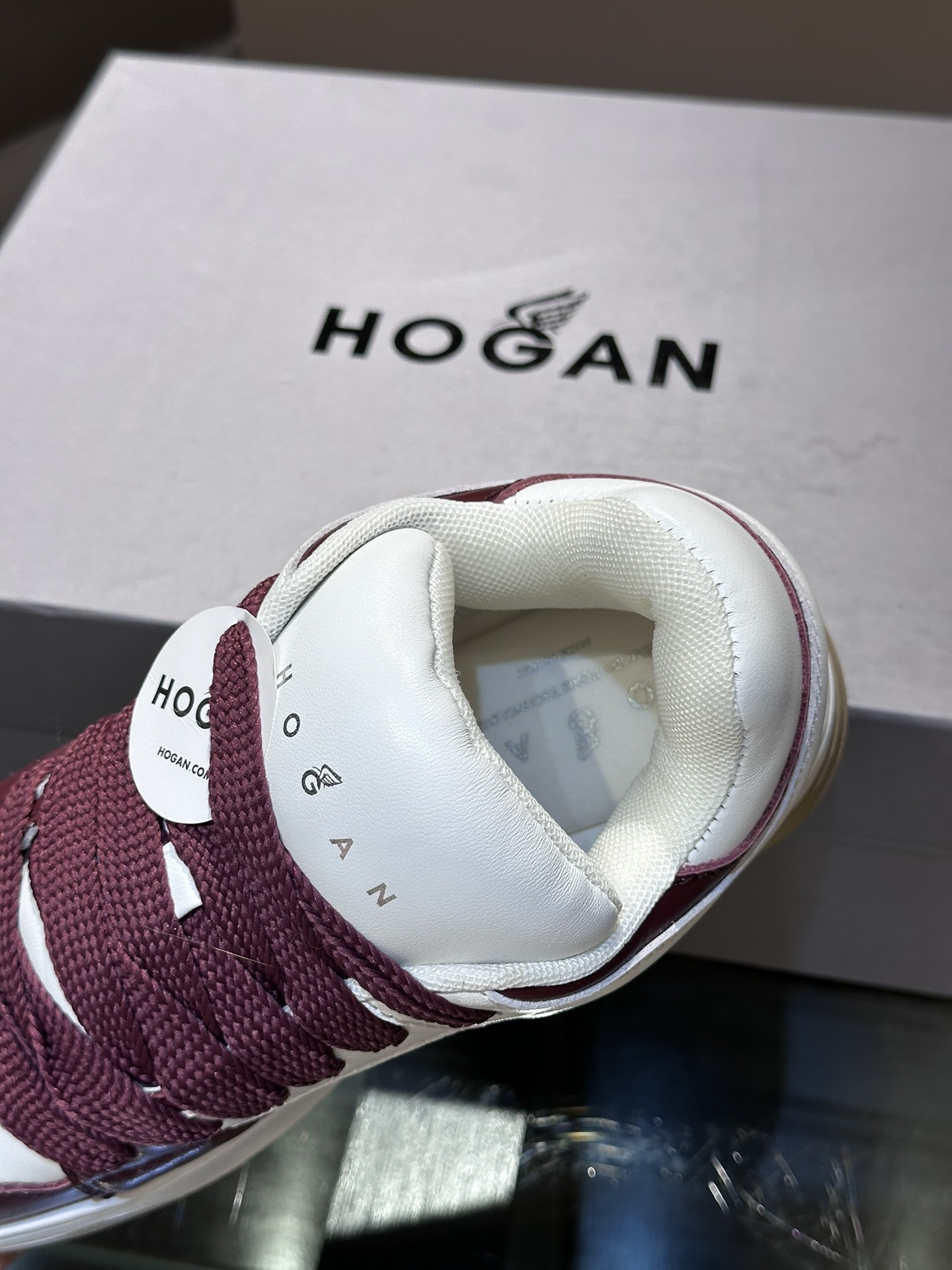 Hogan/霍根fw24情侣款厚底面包鞋运动鞋脚感轻盈增高效果满分小牛皮材质科技立体弹力内垫这款运动鞋汲