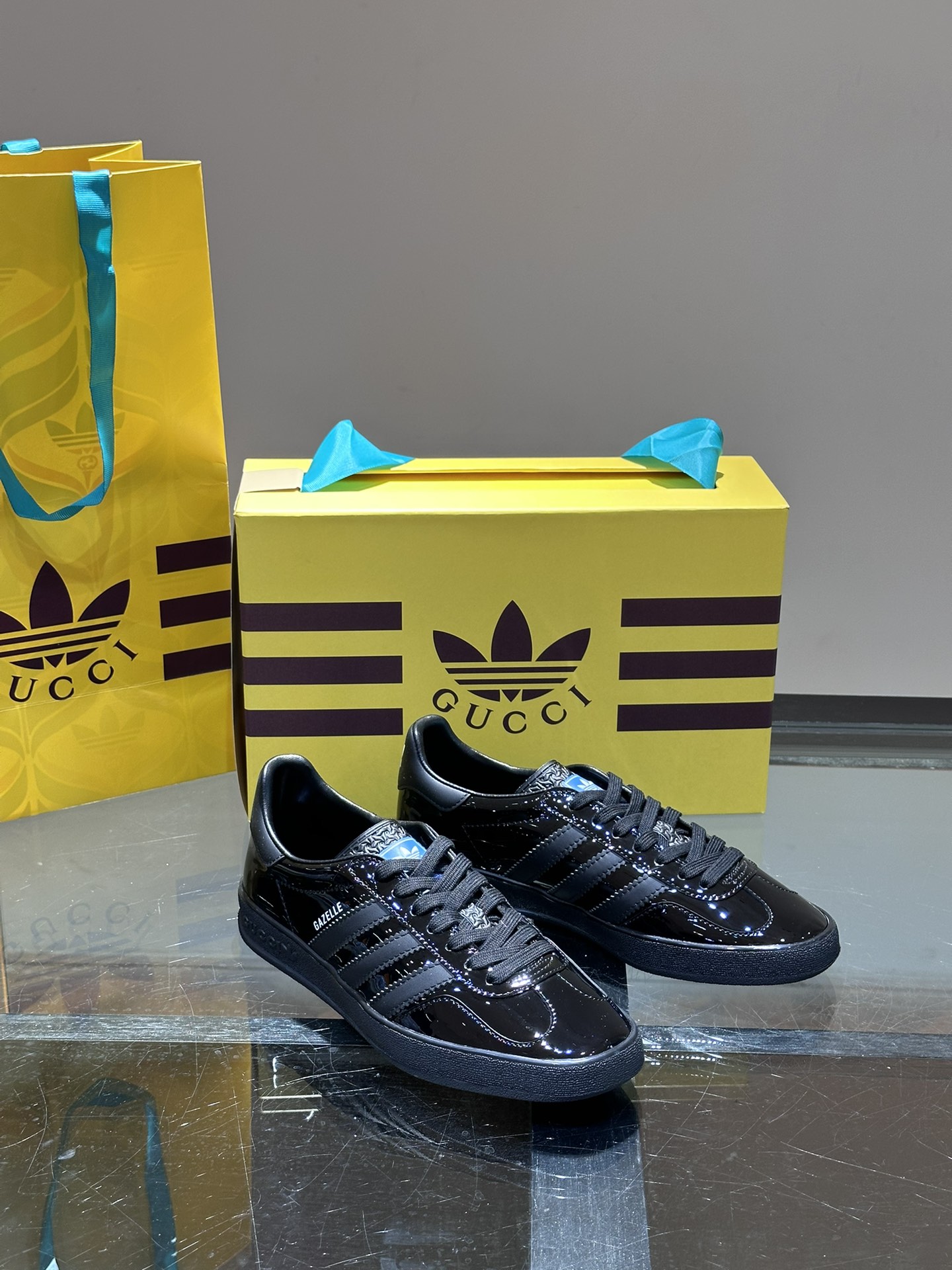 Gucc*xadidas24fwnewarrivalG阿迪联名情侣款休闲板鞋adidas经典三线元素与三