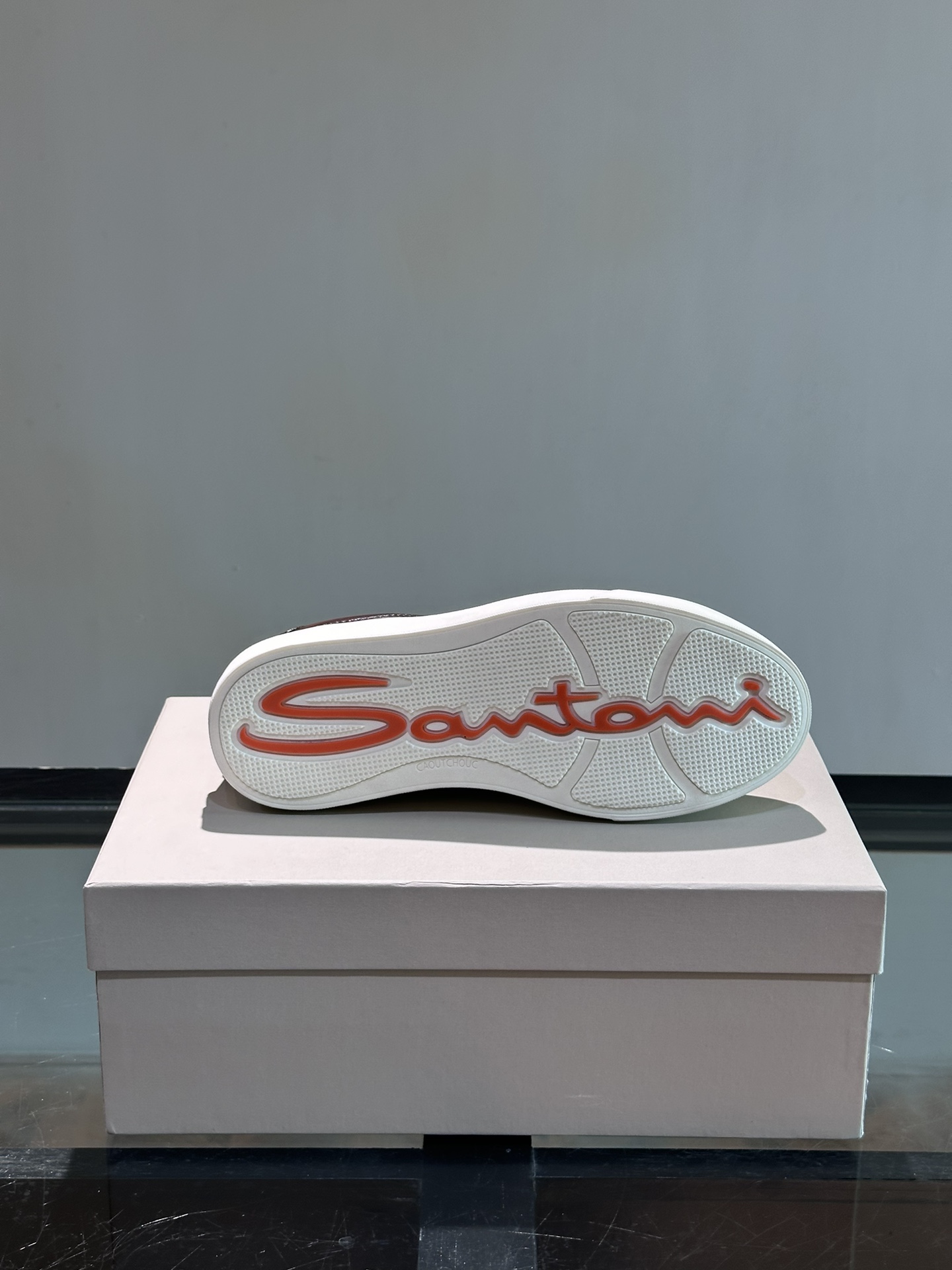 Santoni/圣东尼特别款男士皮革手工休闲鞋水洗改色工艺款式新颖时尚鞋面里外采用进口牛皮制成皮质柔软细