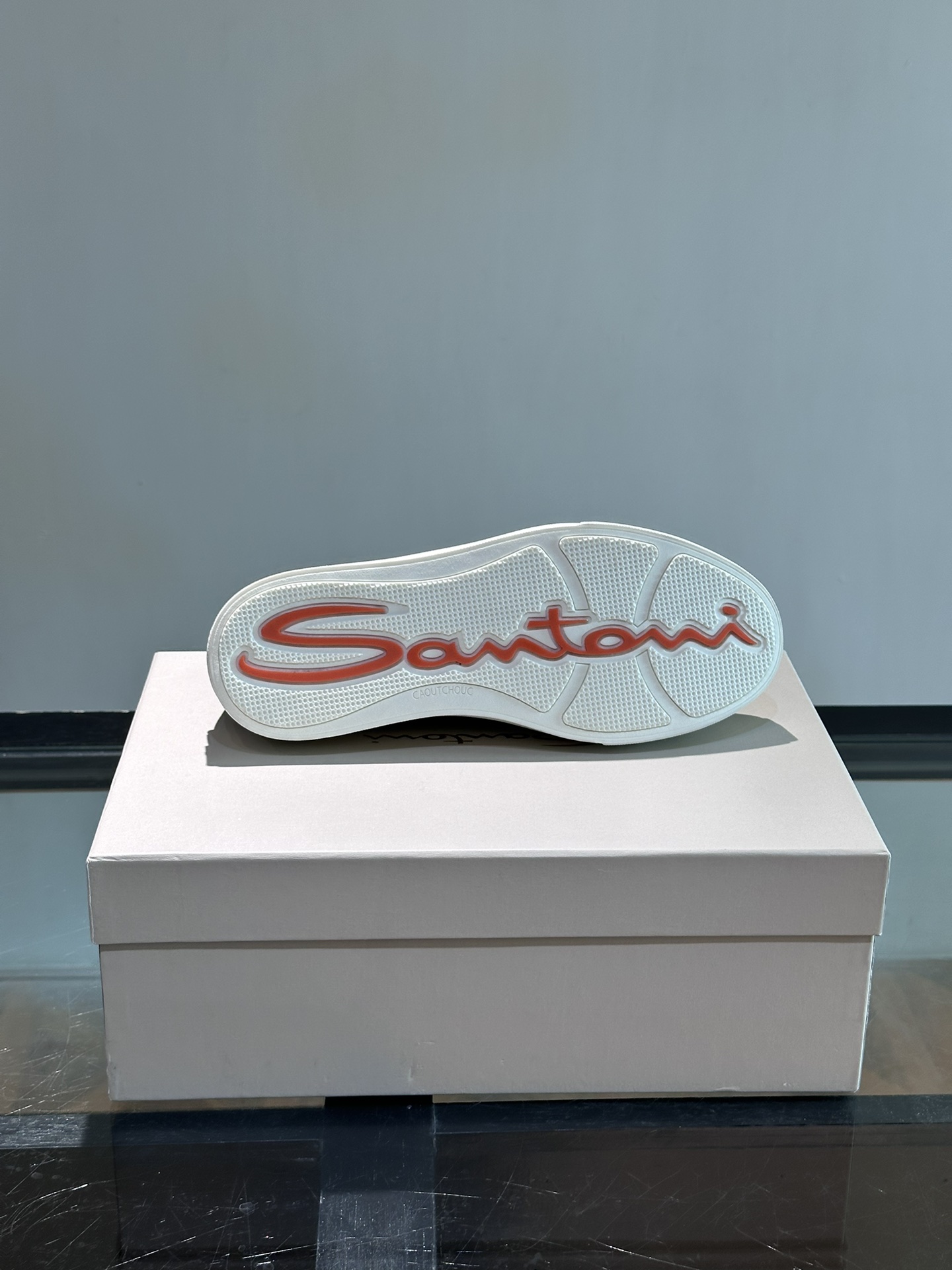 Santoni/圣东尼特别款男士皮革手工休闲鞋水洗改色工艺款式新颖时尚鞋面里外采用进口牛皮制成皮质柔软细