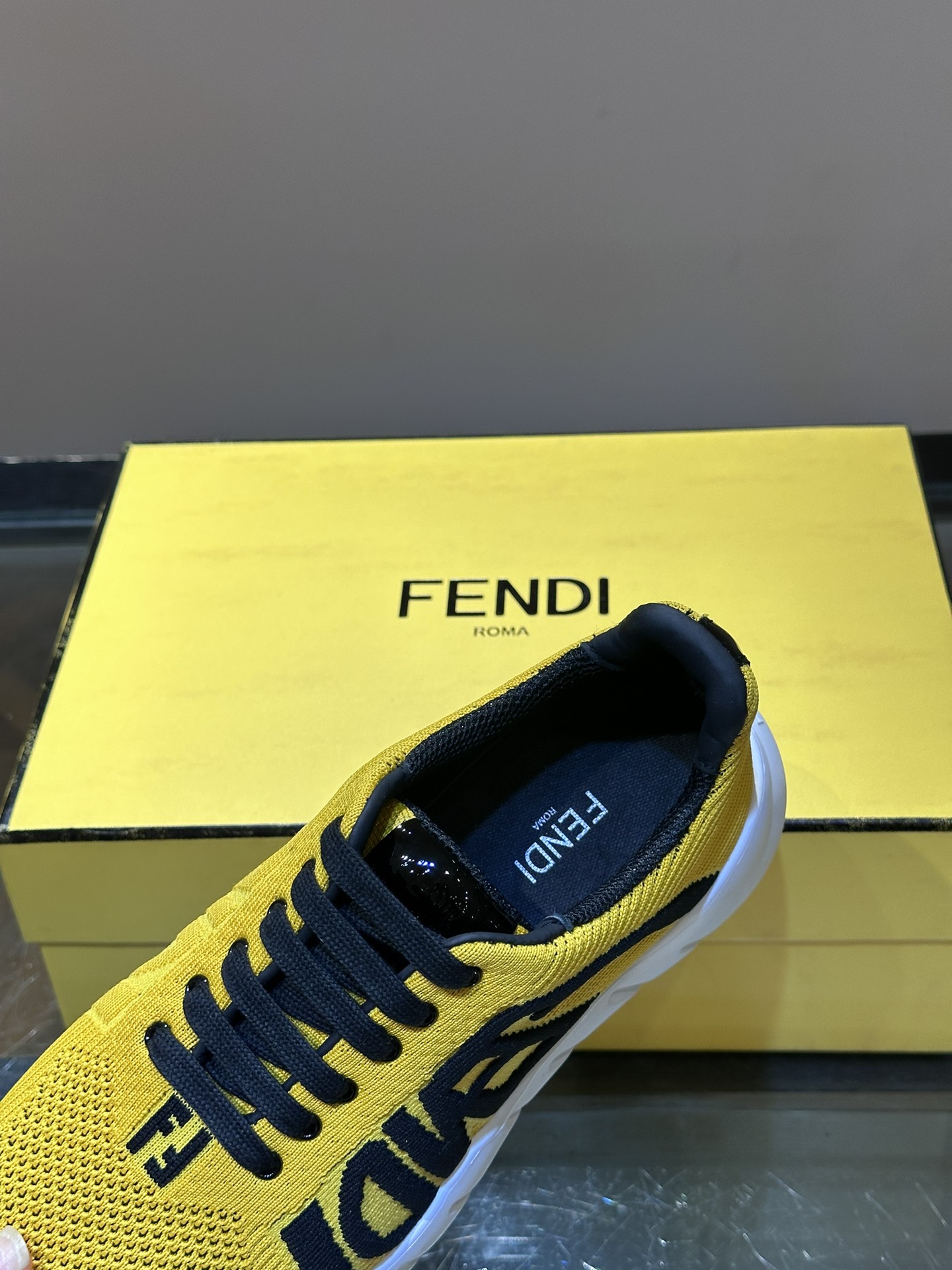 Fend*春夏新款男士休闲运动鞋！进口高科技高密度飞织布面运动网眼面料内里透气吸汗舒适升级TPU轻便原版