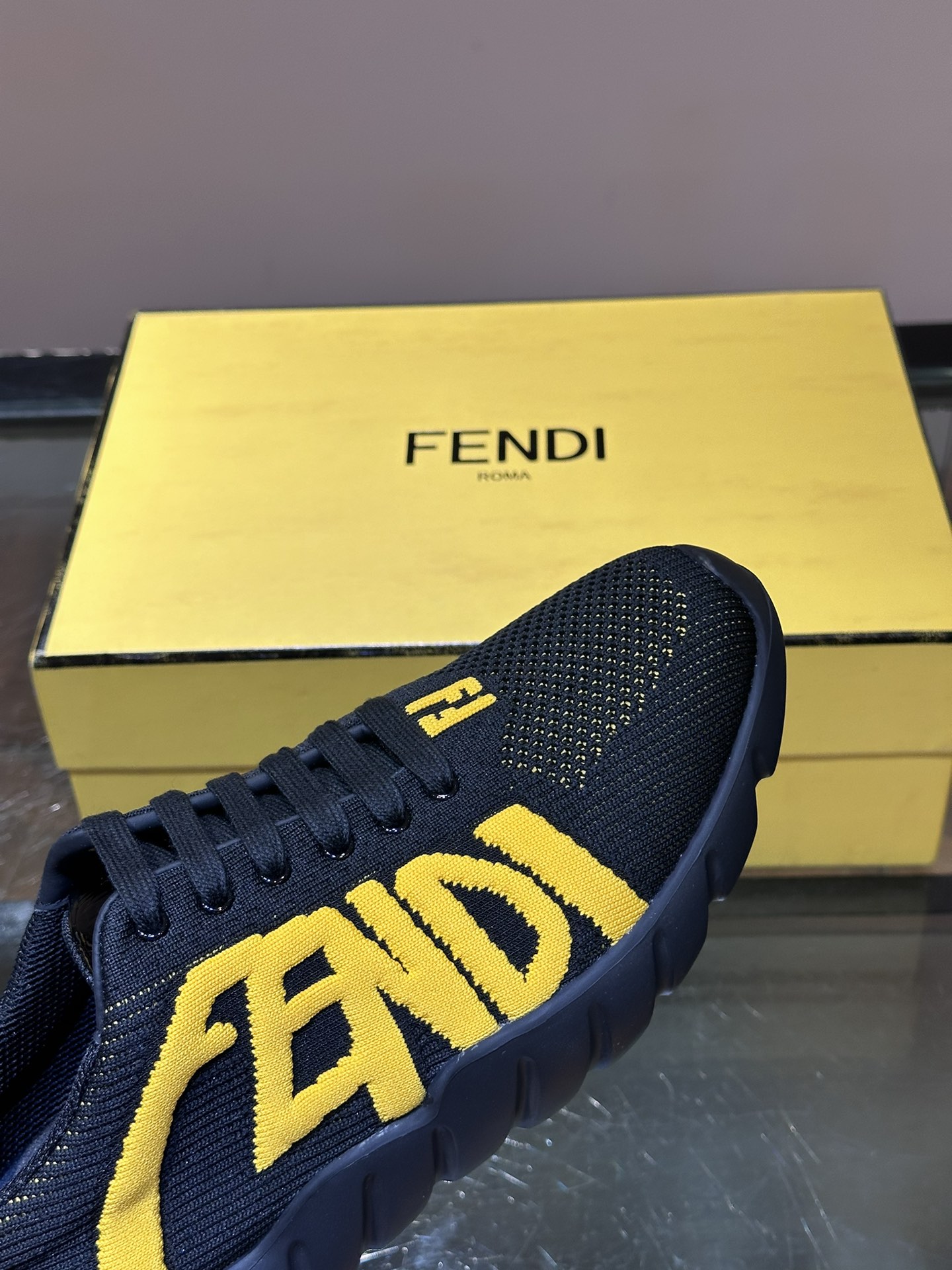 Fend*春夏新款男士休闲运动鞋！进口高科技高密度飞织布面运动网眼面料内里透气吸汗舒适升级TPU轻便原版