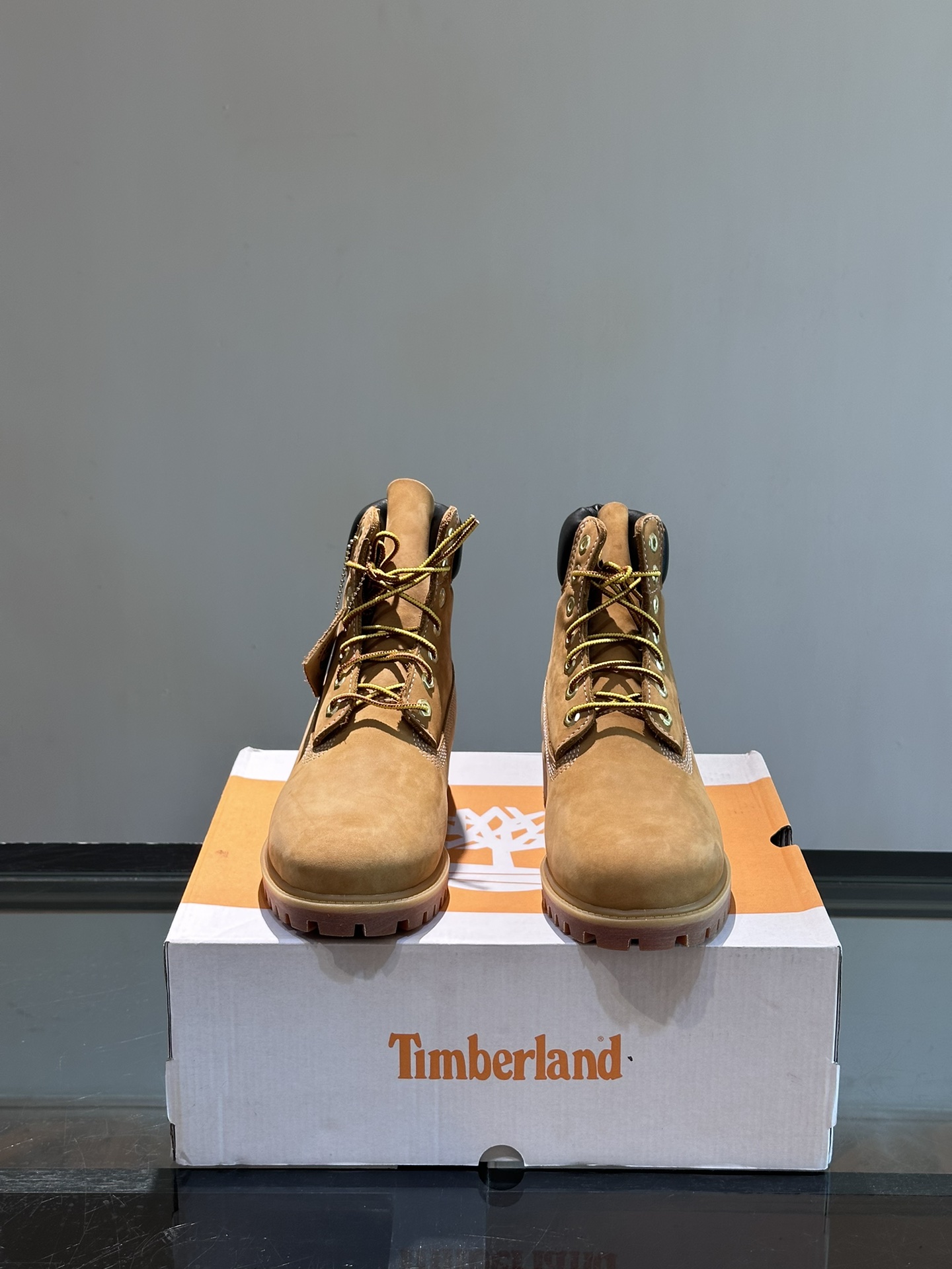 timberland登山鞋秋冬情侣款高帮及踝靴踢不烂大黄靴好穿防水耐造采用进口头层牛皮制作可户外可通勤穿