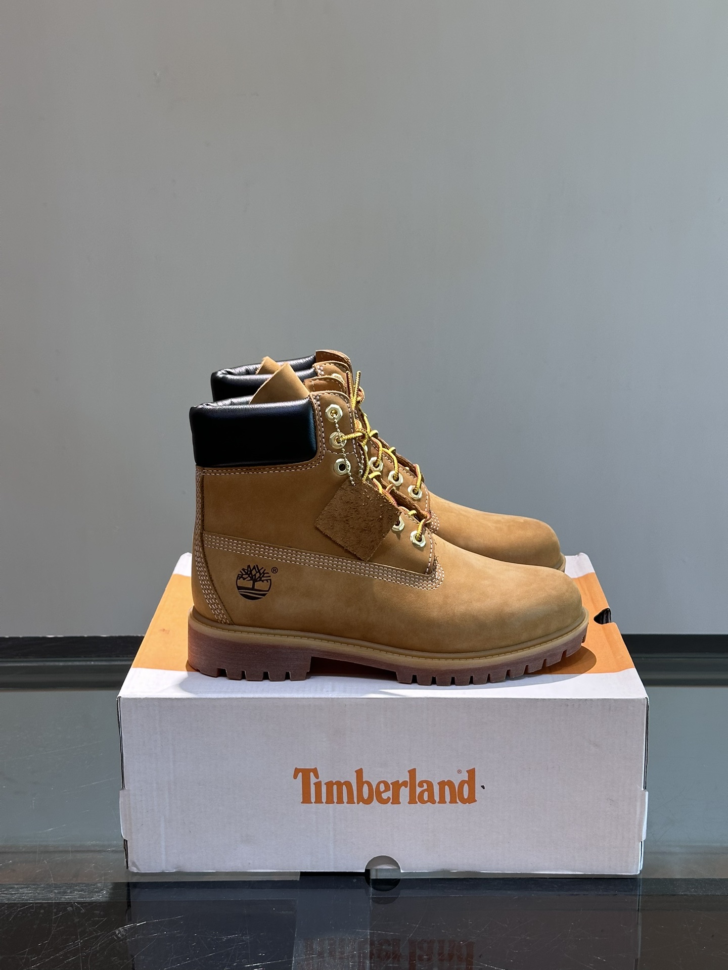 timberland登山鞋秋冬情侣款高帮及踝靴踢不烂大黄靴好穿防水耐造采用进口头层牛皮制作可户外可通勤穿