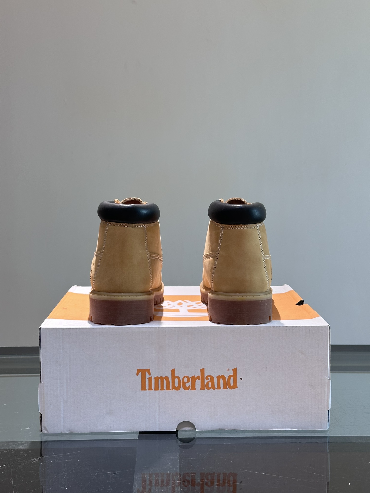 timberland登山鞋秋冬情侣款中帮及踝靴踢不烂大黄靴好穿防水耐造采用进口头层牛皮制作可户外可通勤穿