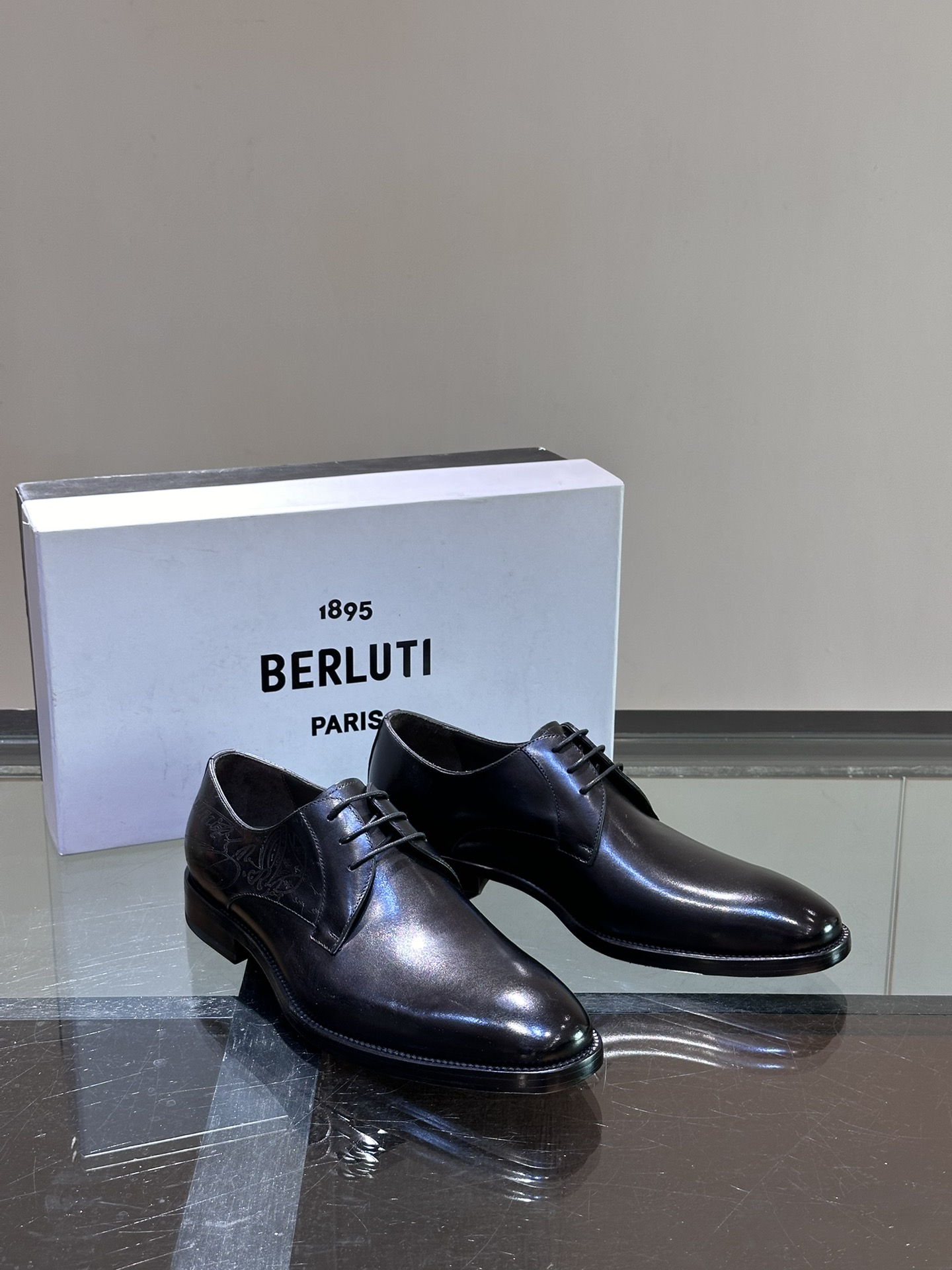 Berluti/布鲁提高端真皮大底正装皮鞋采用进口牛皮鞋面柔软有型手工改色工艺低调奢华气质舒适透气版型小