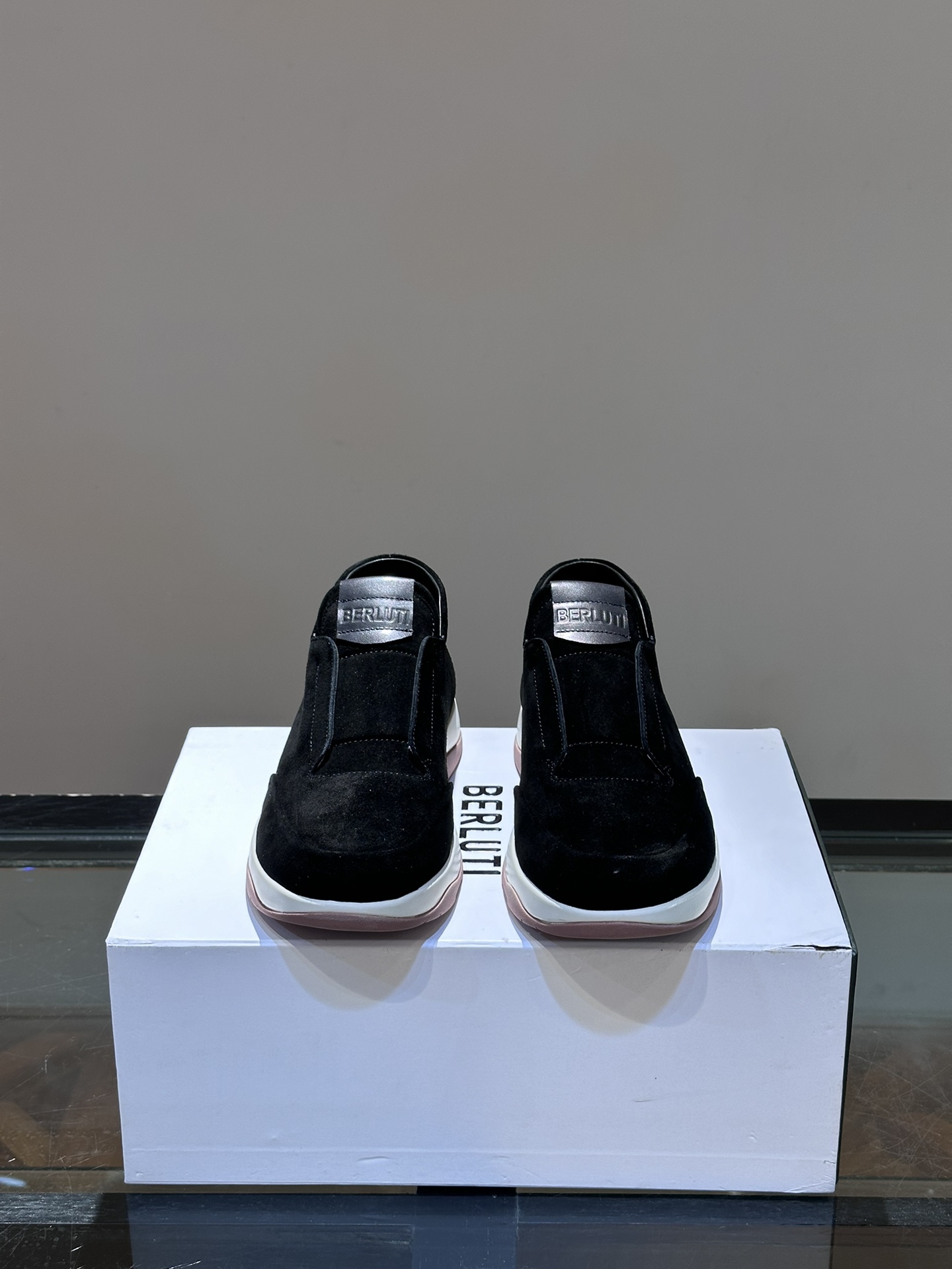 Berluti/Berluti mocasines con inspiración, silueta sencilla para adaptarse a las curvas naturales de