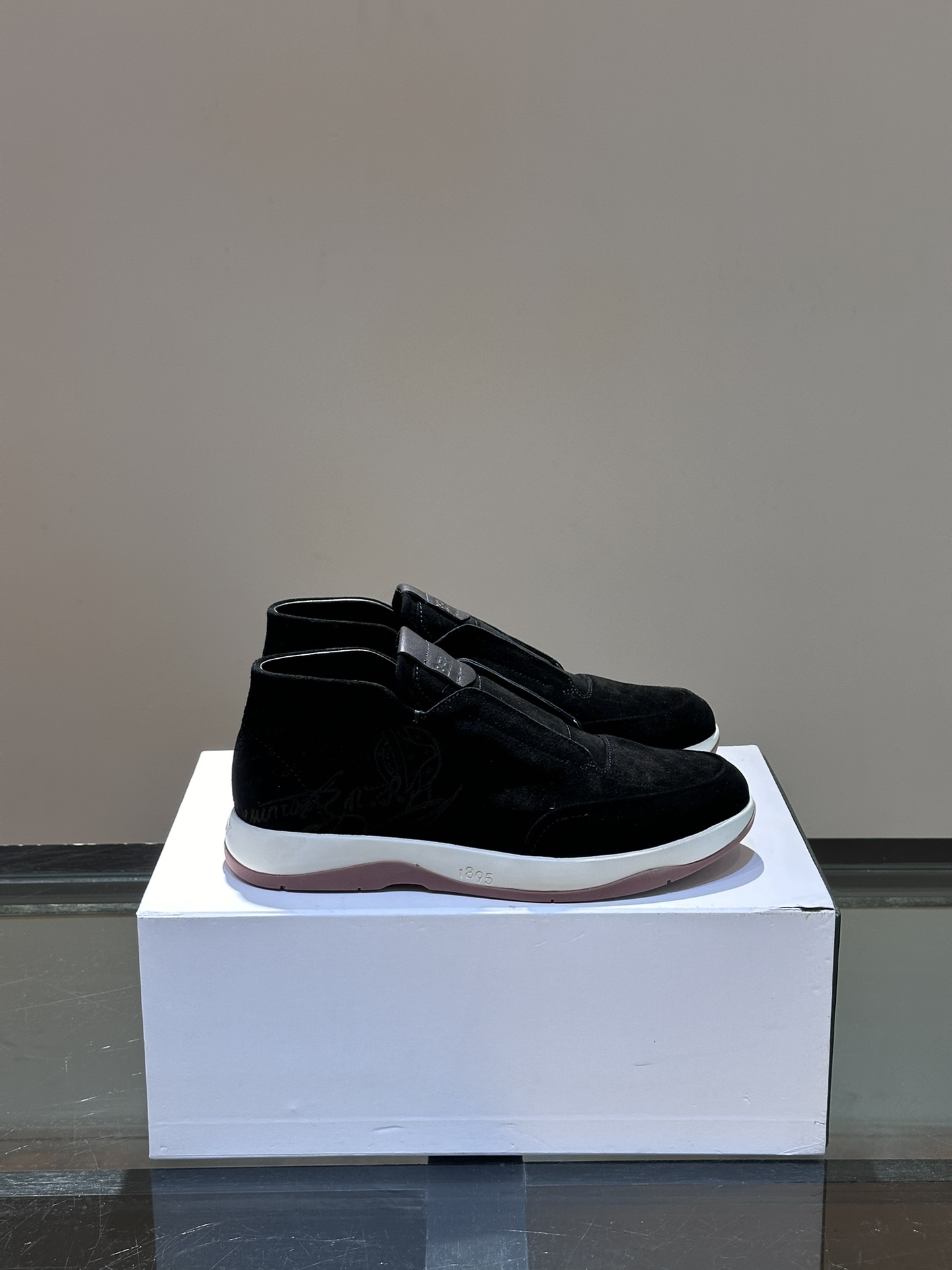 Berluti/Berluti mocasines con inspiración, silueta sencilla para adaptarse a las curvas naturales de