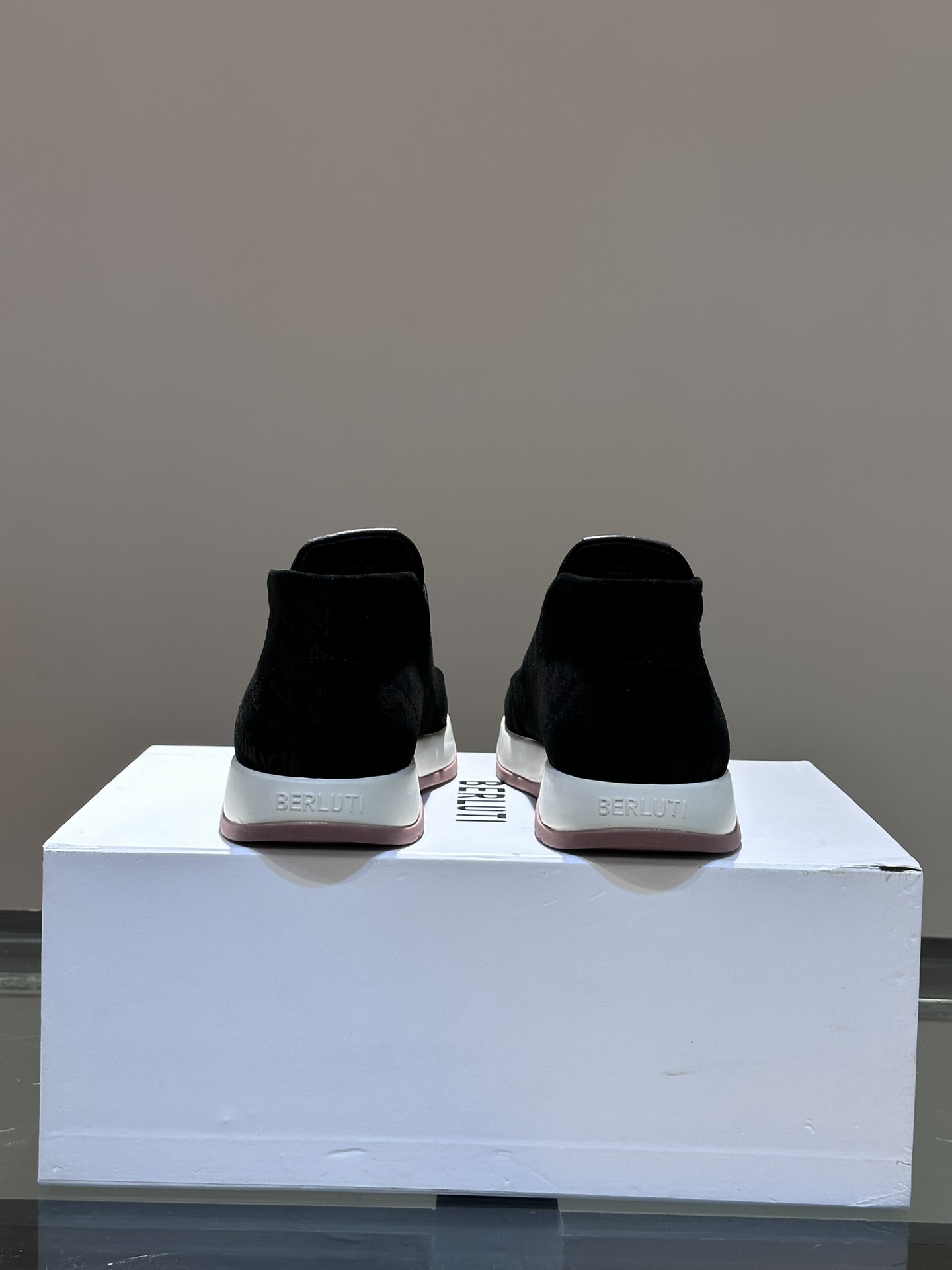 Berluti/Berluti mocasines con inspiración, silueta sencilla para adaptarse a las curvas naturales de