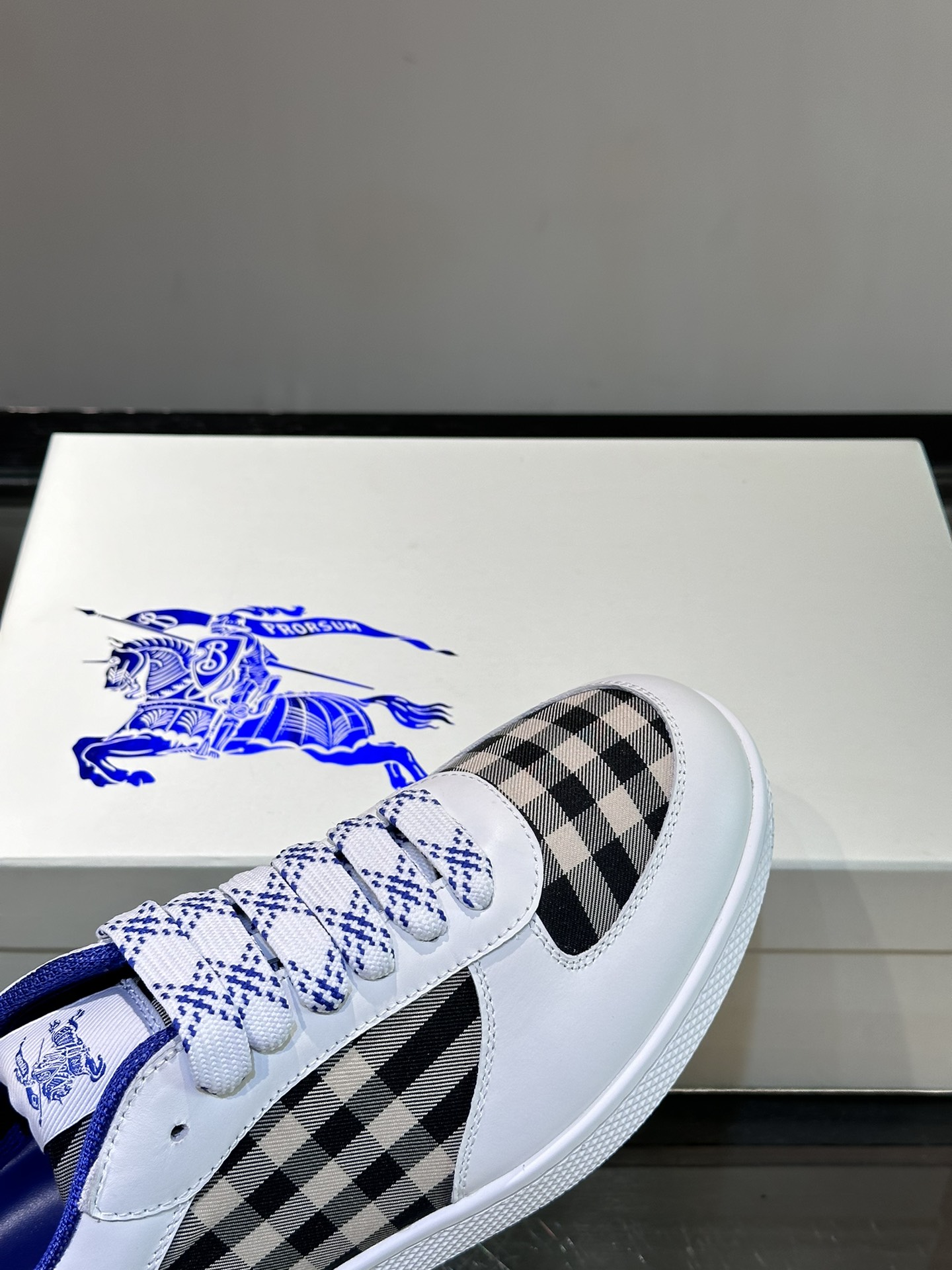 𝐁𝐔𝐑𝐁𝐁𝐄𝐑𝐑𝐘# Nuevo Burberry War Horse Check Casual Sneaker New Terrace Entrenadores casuales 