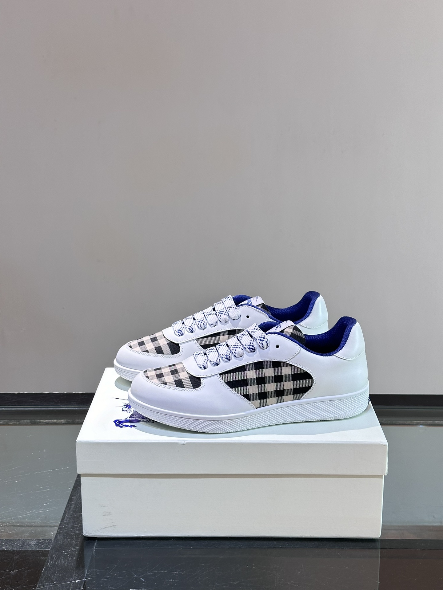 𝐁𝐔𝐑𝐁𝐁𝐄𝐑𝐑𝐘# Nuevo Burberry War Horse Check Casual Sneaker New Terrace Entrenadores casuales 