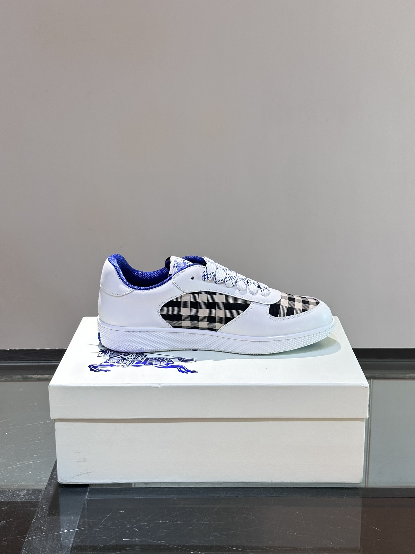 𝐁𝐔𝐑𝐁𝐁𝐄𝐑𝐑𝐘# Nuevo Burberry War Horse Check Casual Sneaker New Terrace Entrenadores casuales 