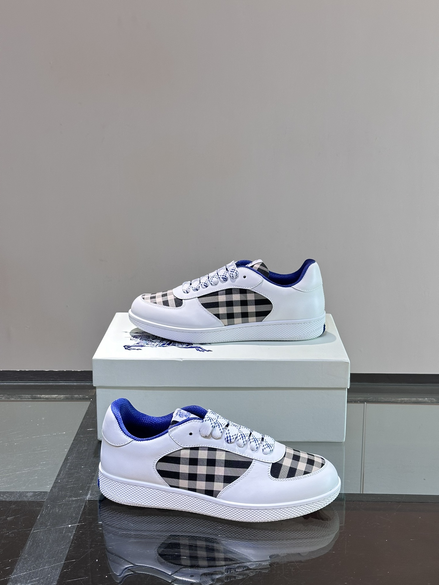 𝐁𝐔𝐑𝐁𝐁𝐄𝐑𝐑𝐘# Nuevo Burberry War Horse Check Casual Sneaker New Terrace Entrenadores casuales 