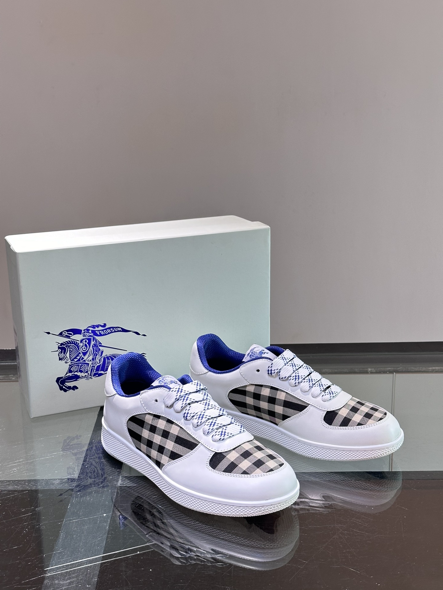 𝐁𝐔𝐑𝐁𝐁𝐄𝐑𝐑𝐘# Nuevo Burberry War Horse Check Casual Sneaker New Terrace Entrenadores casuales 