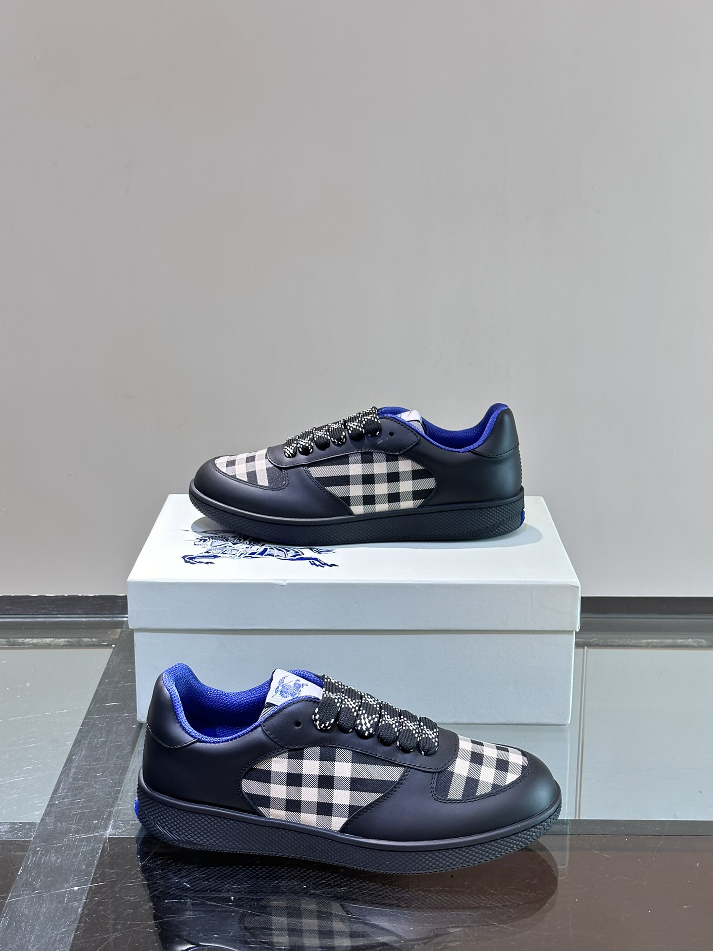 𝐁𝐔𝐑𝐁𝐁𝐄𝐑𝐑𝐘# Nuevo Burberry War Horse Check Casual Sneaker New Terrace Entrenadores casuales 
