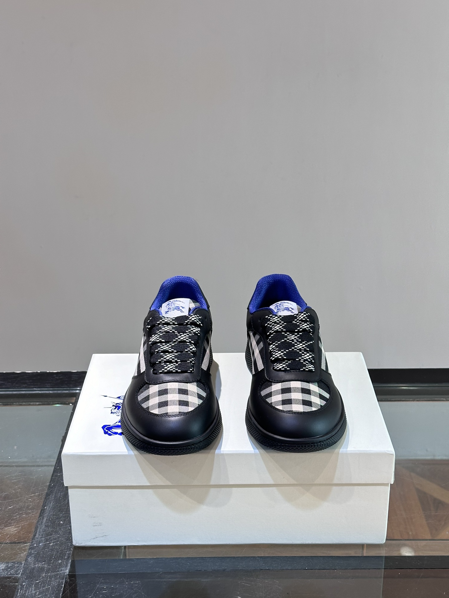 𝐁𝐔𝐑𝐁𝐁𝐄𝐑𝐑𝐘# Nuevo Burberry War Horse Check Casual Sneaker New Terrace Entrenadores casuales 