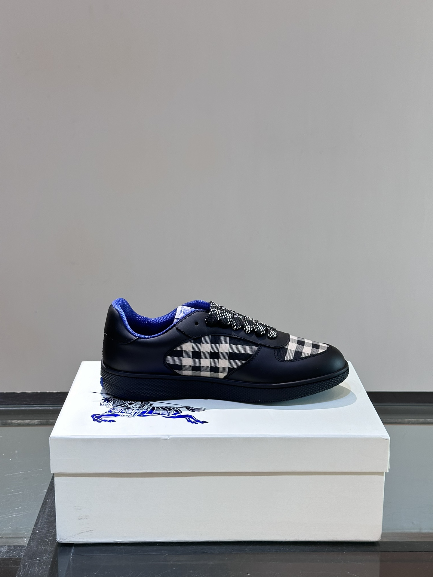 𝐁𝐔𝐑𝐁𝐁𝐄𝐑𝐑𝐘# Nuevo Burberry War Horse Check Casual Sneaker New Terrace Entrenadores casuales 