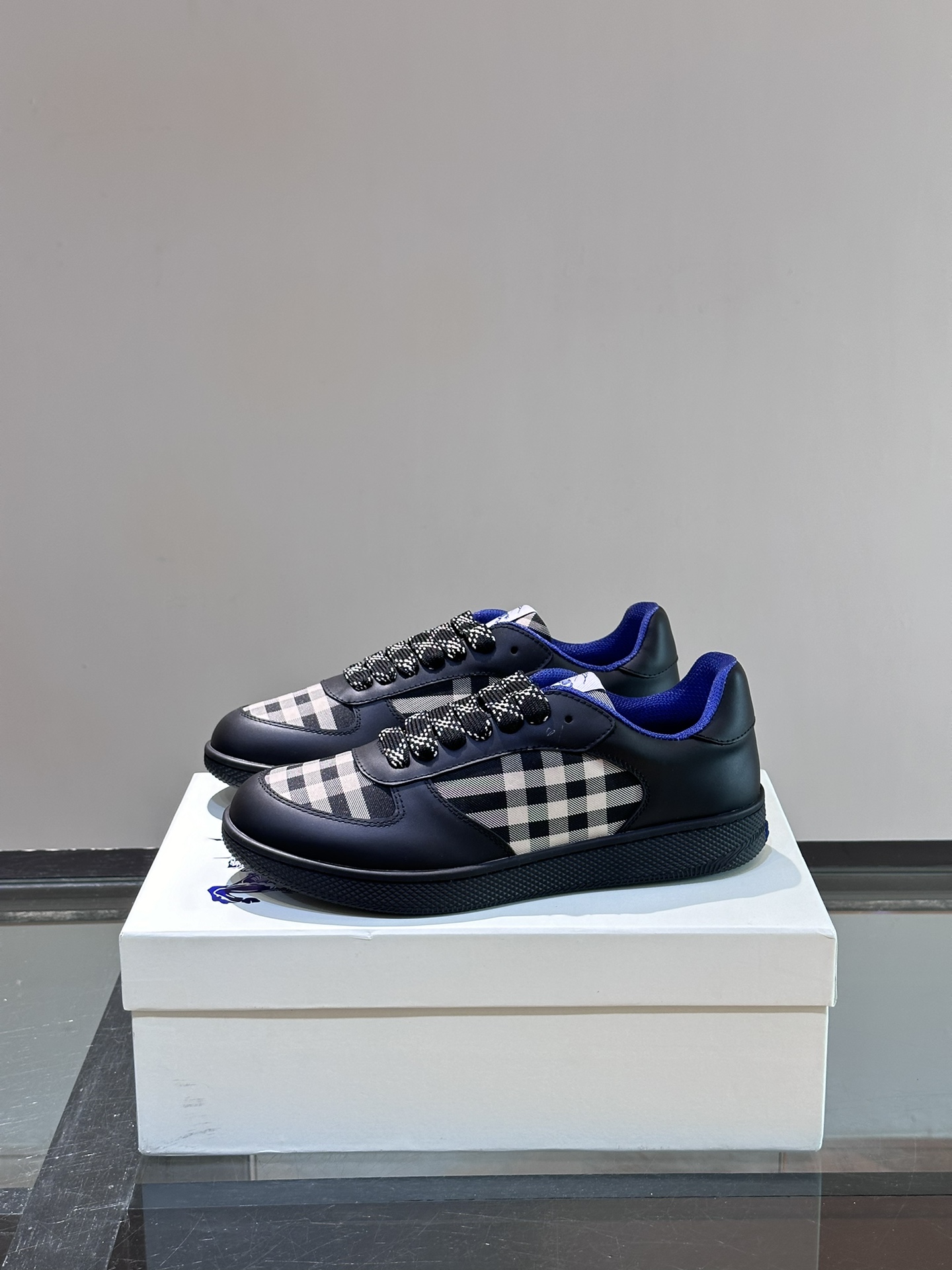 𝐁𝐔𝐑𝐁𝐁𝐄𝐑𝐑𝐘# Nuevo Burberry War Horse Check Casual Sneaker New Terrace Entrenadores casuales 