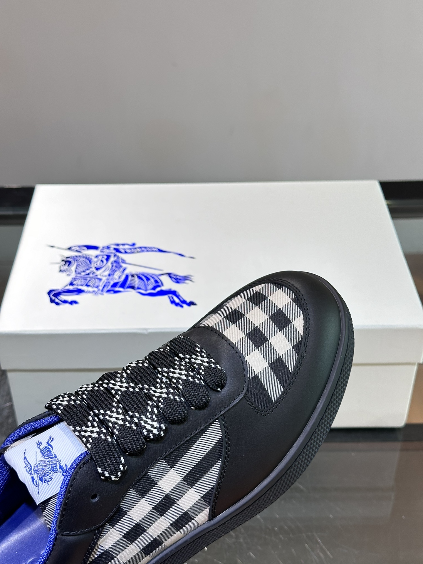 𝐁𝐔𝐑𝐁𝐁𝐄𝐑𝐑𝐘# Nuevo Burberry War Horse Check Casual Sneaker New Terrace Entrenadores casuales 
