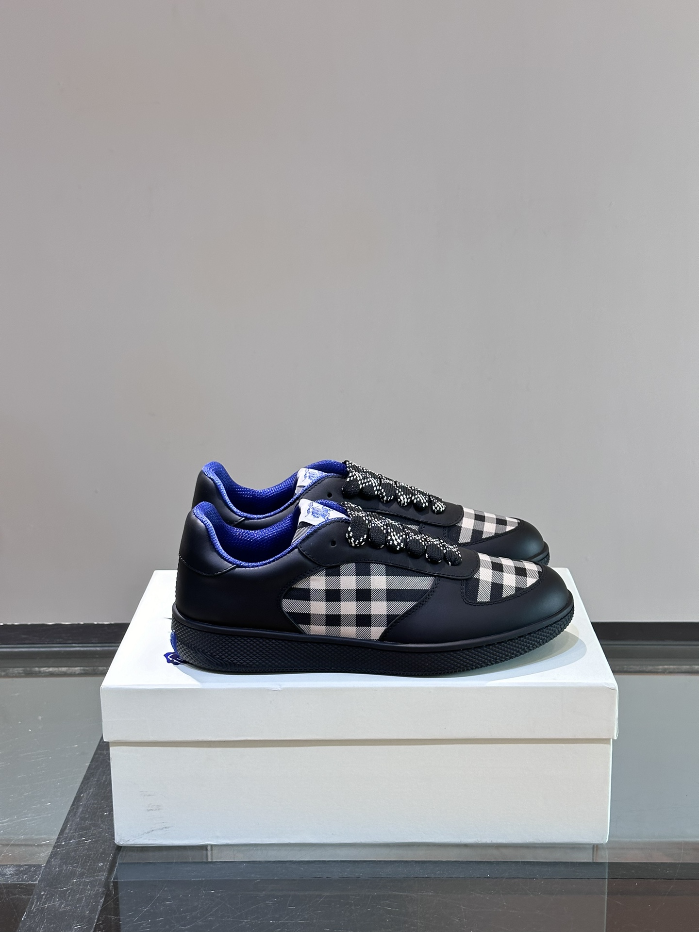 𝐁𝐔𝐑𝐁𝐁𝐄𝐑𝐑𝐘# Nuevo Burberry War Horse Check Casual Sneaker New Terrace Entrenadores casuales 