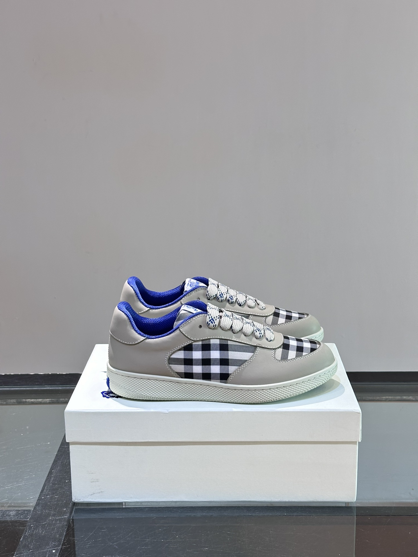 𝐁𝐔𝐑𝐁𝐁𝐄𝐑𝐑𝐘# Nuevo Burberry War Horse Check Casual Sneaker New Terrace Entrenadores casuales 