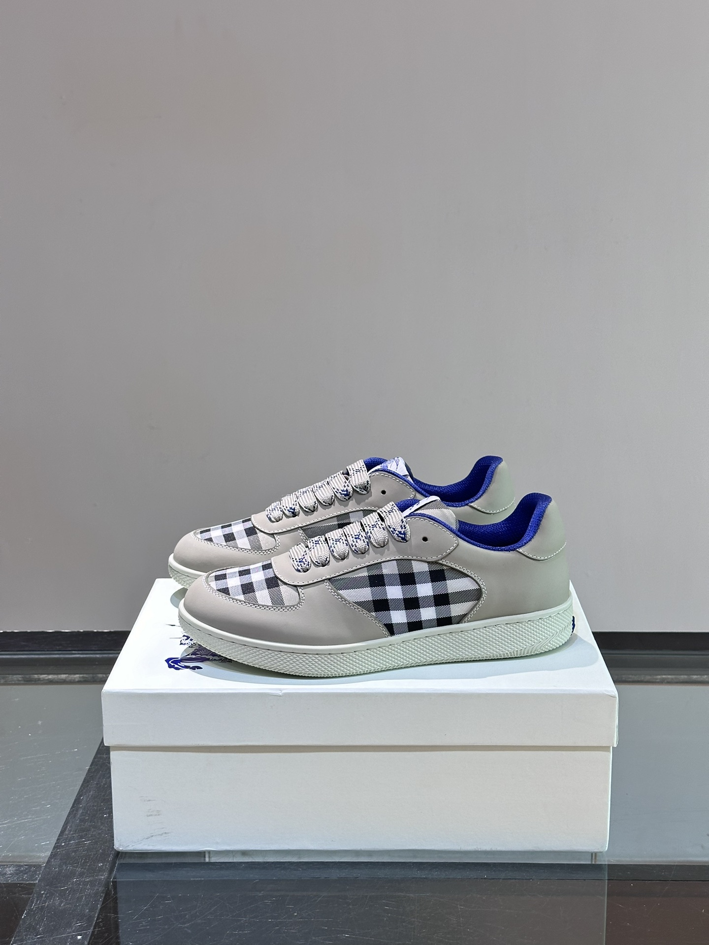 𝐁𝐔𝐑𝐁𝐁𝐄𝐑𝐑𝐘# Nuevo Burberry War Horse Check Casual Sneaker New Terrace Entrenadores casuales 
