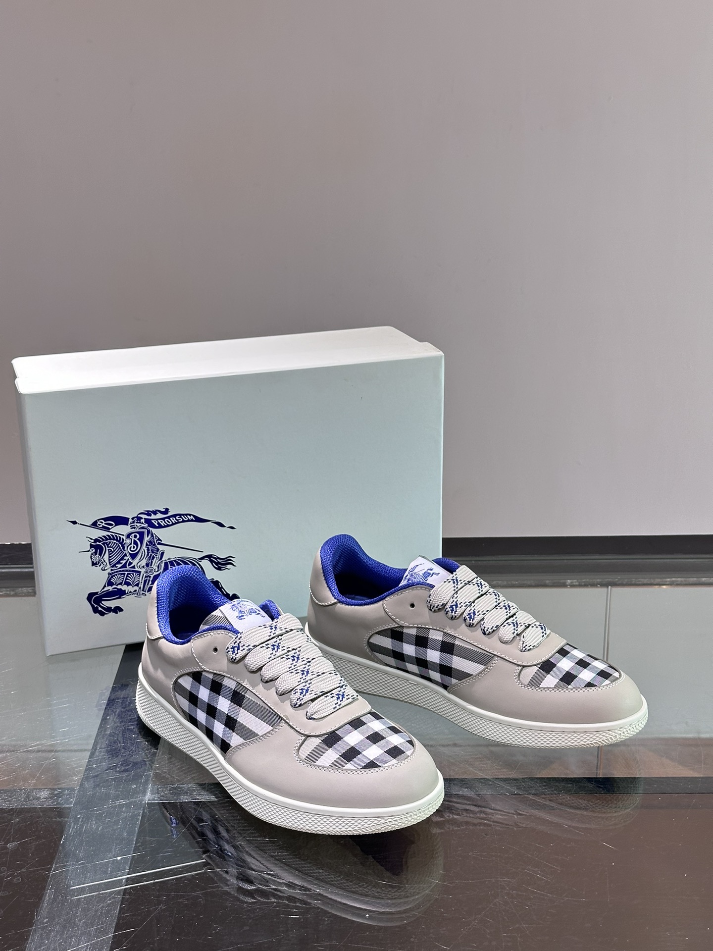 𝐁𝐔𝐑𝐁𝐁𝐄𝐑𝐑𝐘# Nuevo Burberry War Horse Check Casual Sneaker New Terrace Entrenadores casuales 