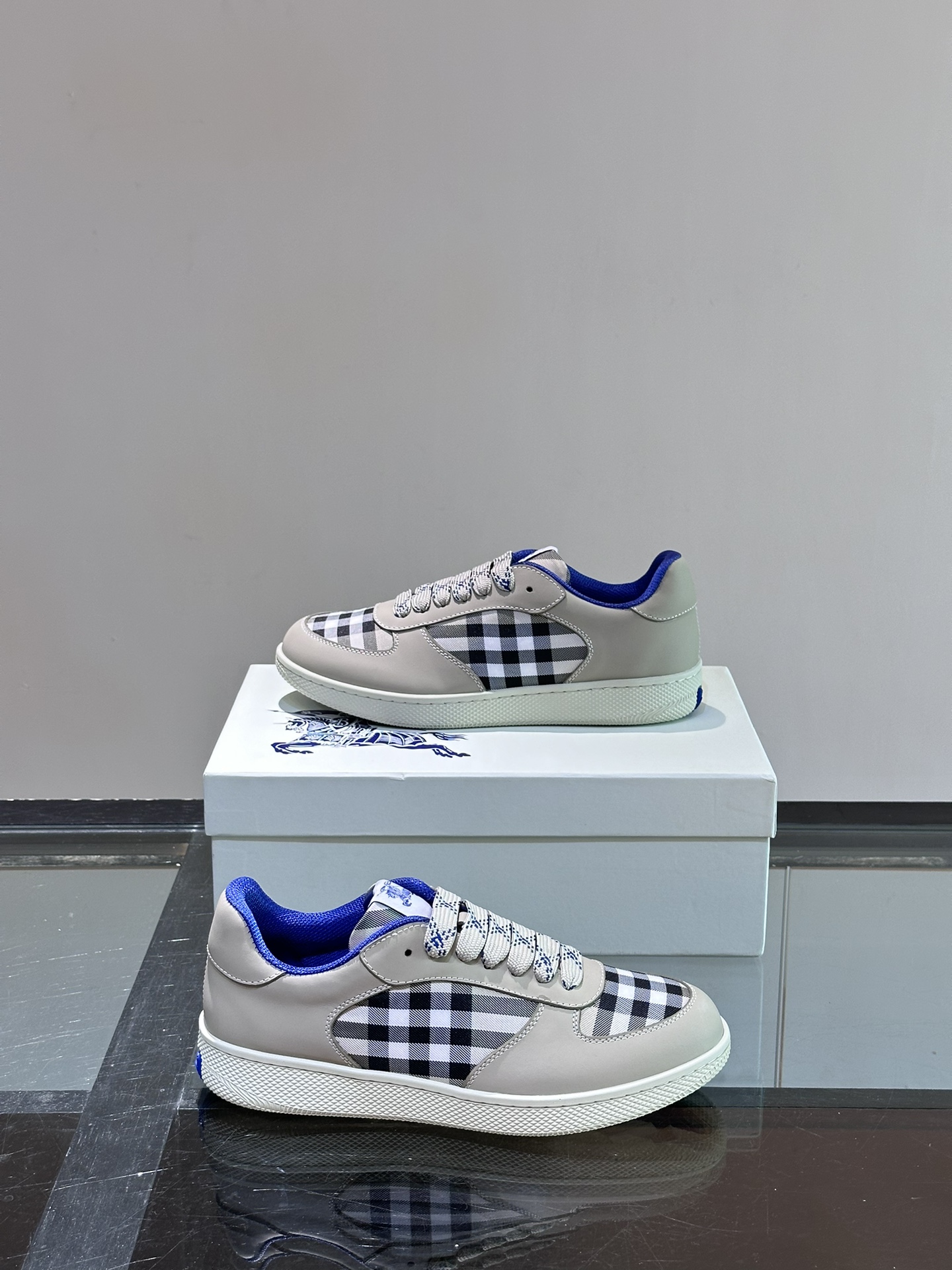 𝐁𝐔𝐑𝐁𝐁𝐄𝐑𝐑𝐘# Nuevo Burberry War Horse Check Casual Sneaker New Terrace Entrenadores casuales 