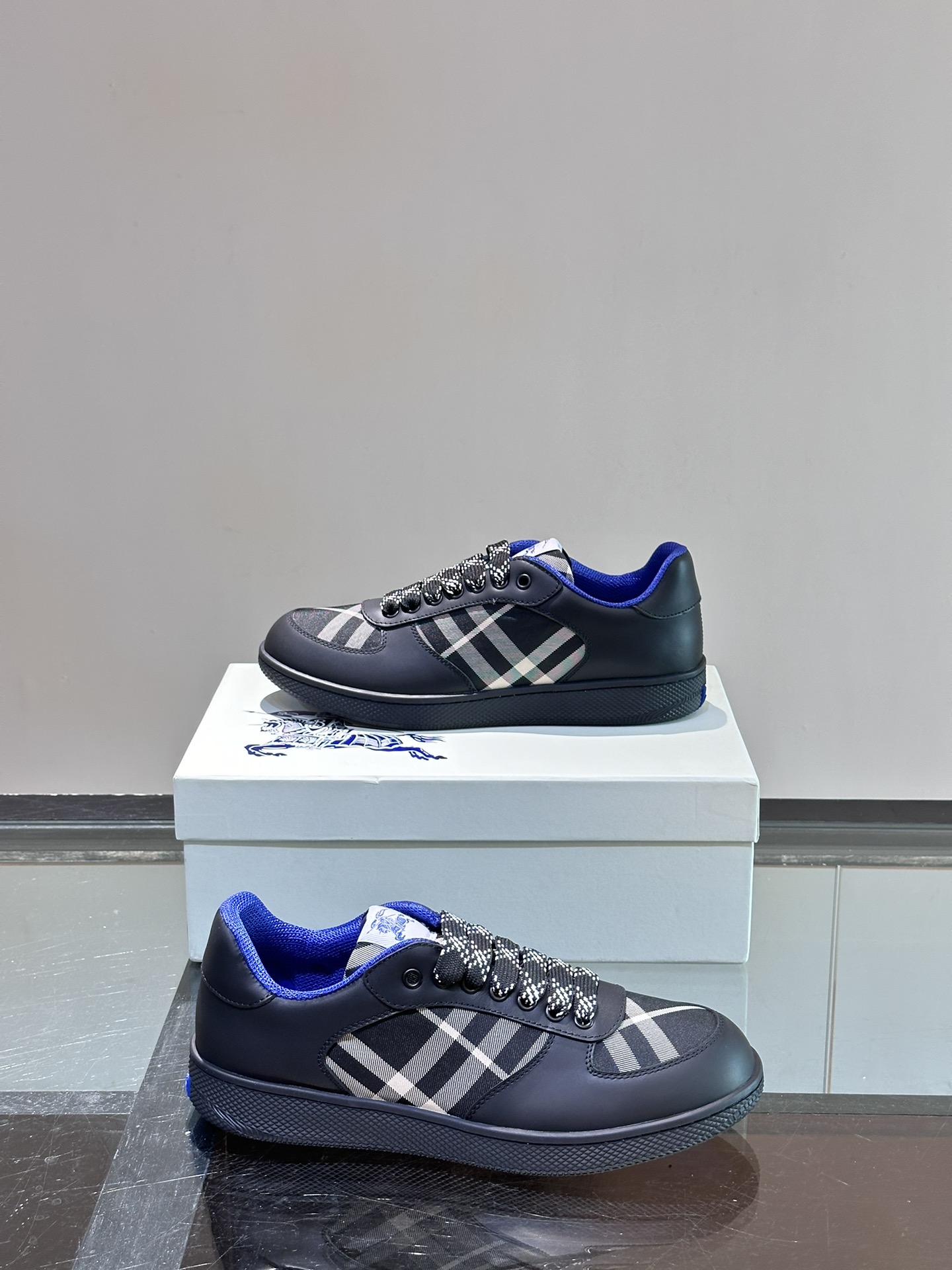 𝐁𝐔𝐑𝐁𝐁𝐄𝐑𝐑𝐘# Nuevo Burberry War Horse Check Casual Sneaker New Terrace Entrenadores casuales 