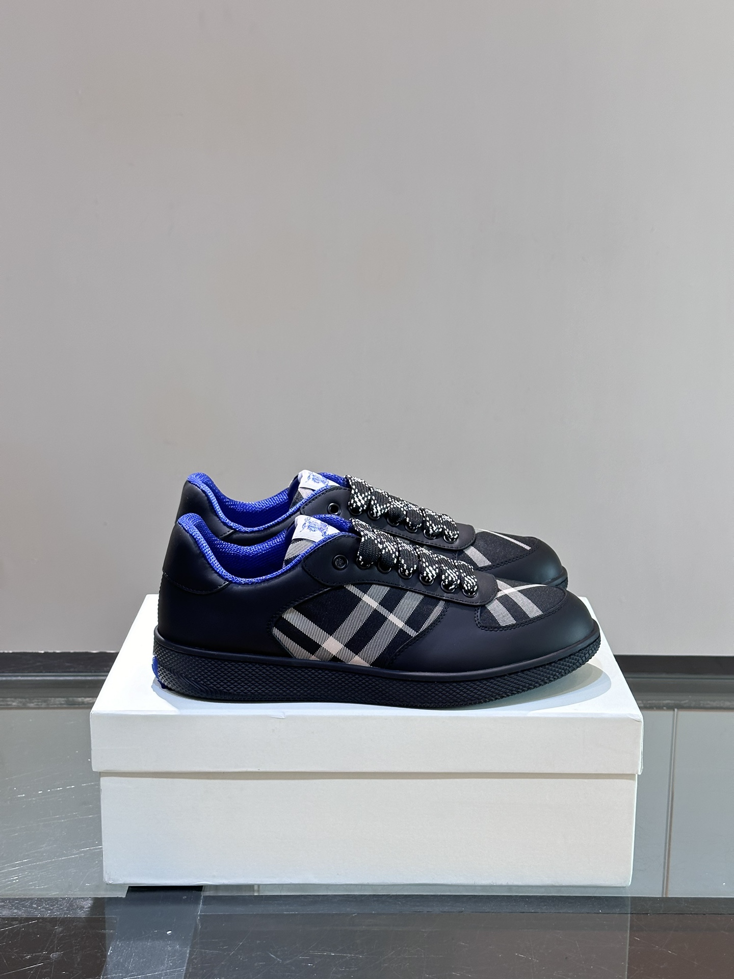 𝐁𝐔𝐑𝐁𝐁𝐄𝐑𝐑𝐘# Nuevo Burberry War Horse Check Casual Sneaker New Terrace Entrenadores casuales 