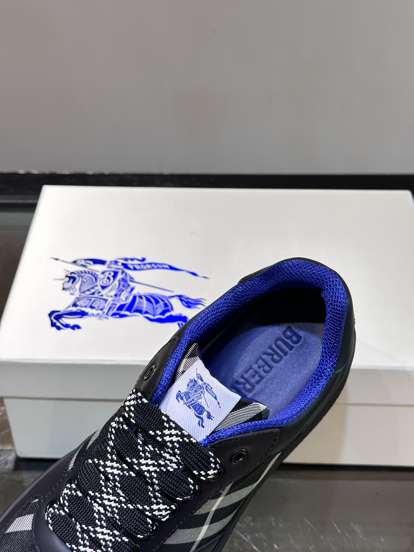 𝐁𝐔𝐑𝐁𝐁𝐄𝐑𝐑𝐘# Nuevo Burberry War Horse Check Casual Sneaker New Terrace Entrenadores casuales 