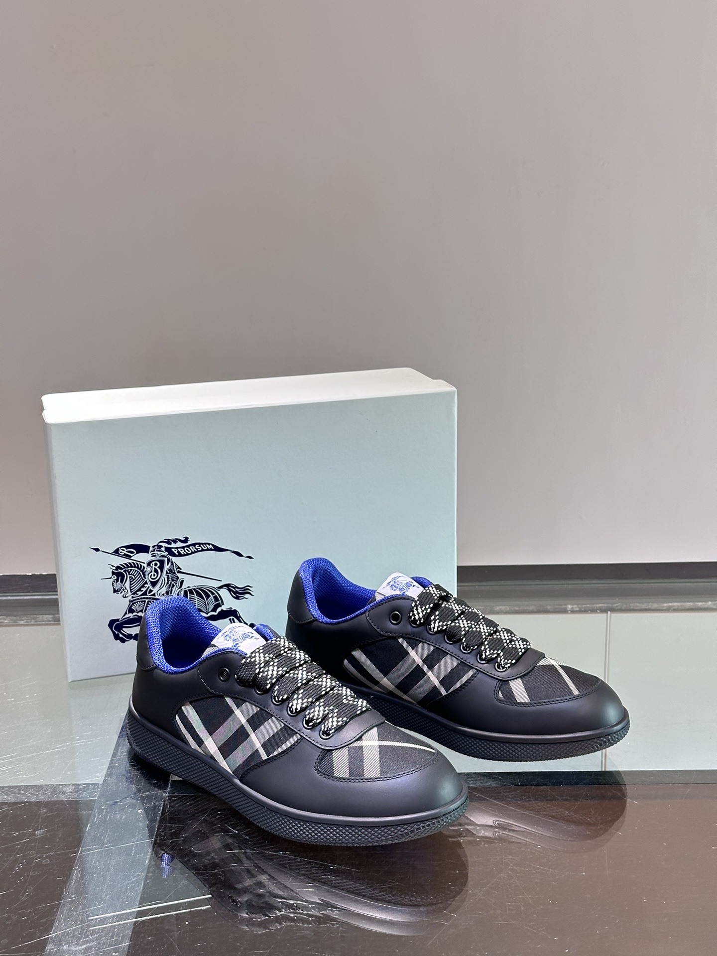 𝐁𝐔𝐑𝐁𝐁𝐄𝐑𝐑𝐘# Nuevo Burberry War Horse Check Casual Sneaker New Terrace Entrenadores casuales 