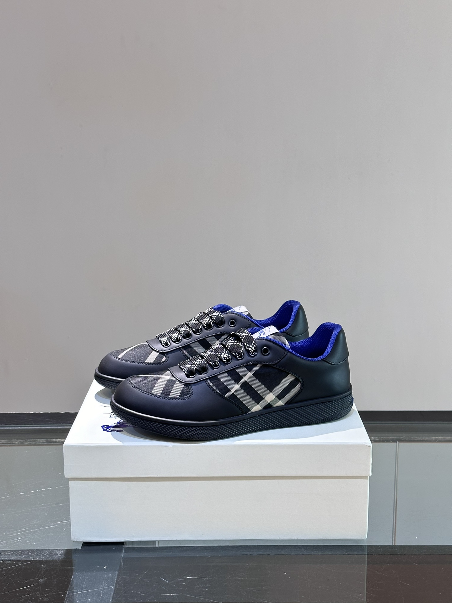 𝐁𝐔𝐑𝐁𝐁𝐄𝐑𝐑𝐘# Nuevo Burberry War Horse Check Casual Sneaker New Terrace Entrenadores casuales 