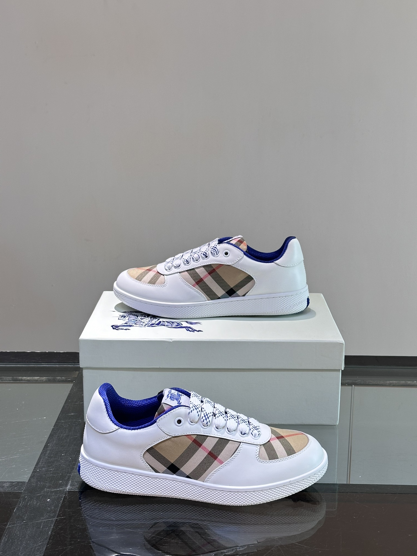 𝐁𝐔𝐑𝐁𝐁𝐄𝐑𝐑𝐘# Nuevo Burberry War Horse Check Casual Sneaker New Terrace Entrenadores casuales 