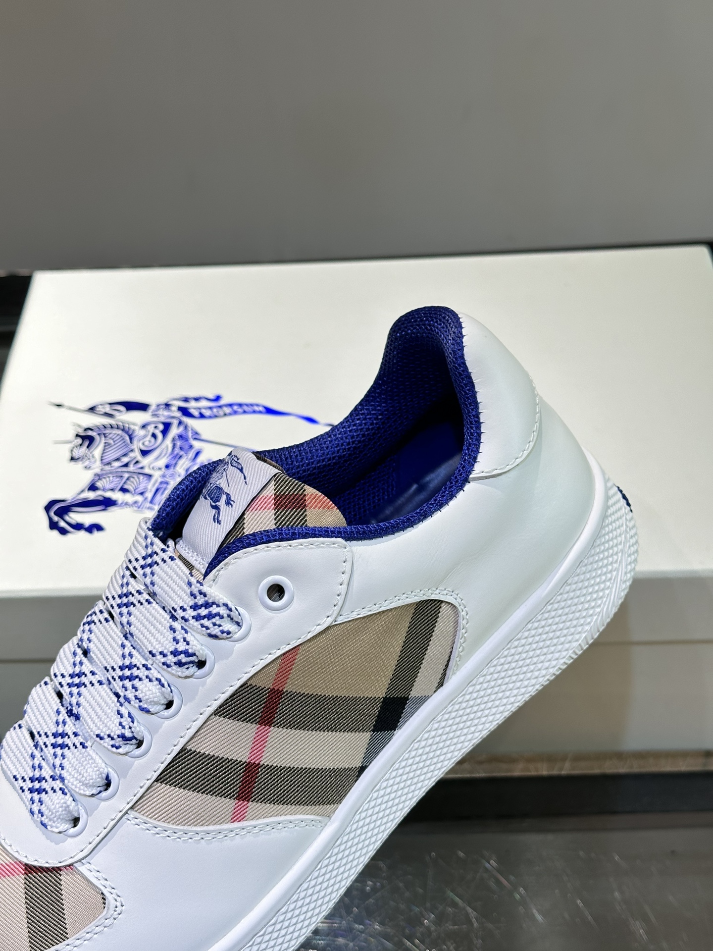 𝐁𝐔𝐑𝐁𝐁𝐄𝐑𝐑𝐘# Nuevo Burberry War Horse Check Casual Sneaker New Terrace Entrenadores casuales 