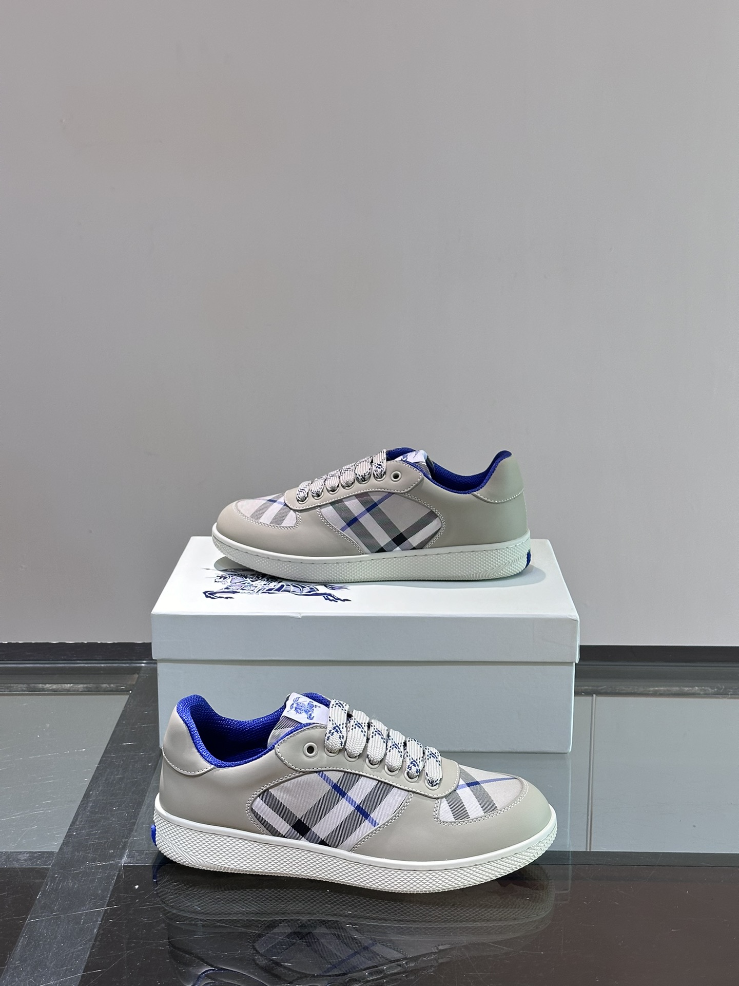 𝐁𝐔𝐑𝐁𝐁𝐄𝐑𝐑𝐘# Nuevo Burberry War Horse Check Casual Sneaker New Terrace Entrenadores casuales 