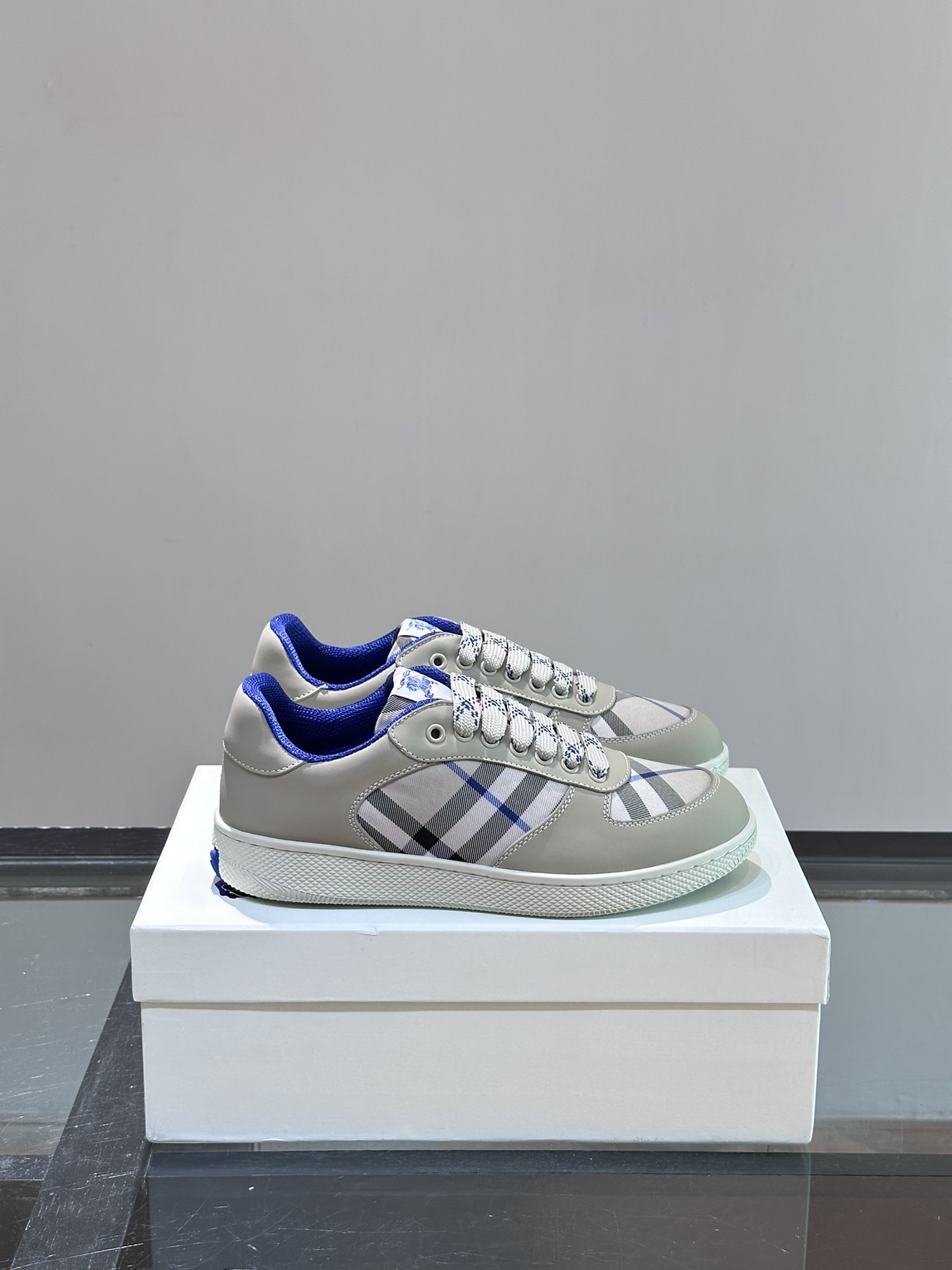 𝐁𝐔𝐑𝐁𝐁𝐄𝐑𝐑𝐘# Nuevo Burberry War Horse Check Casual Sneaker New Terrace Entrenadores casuales 