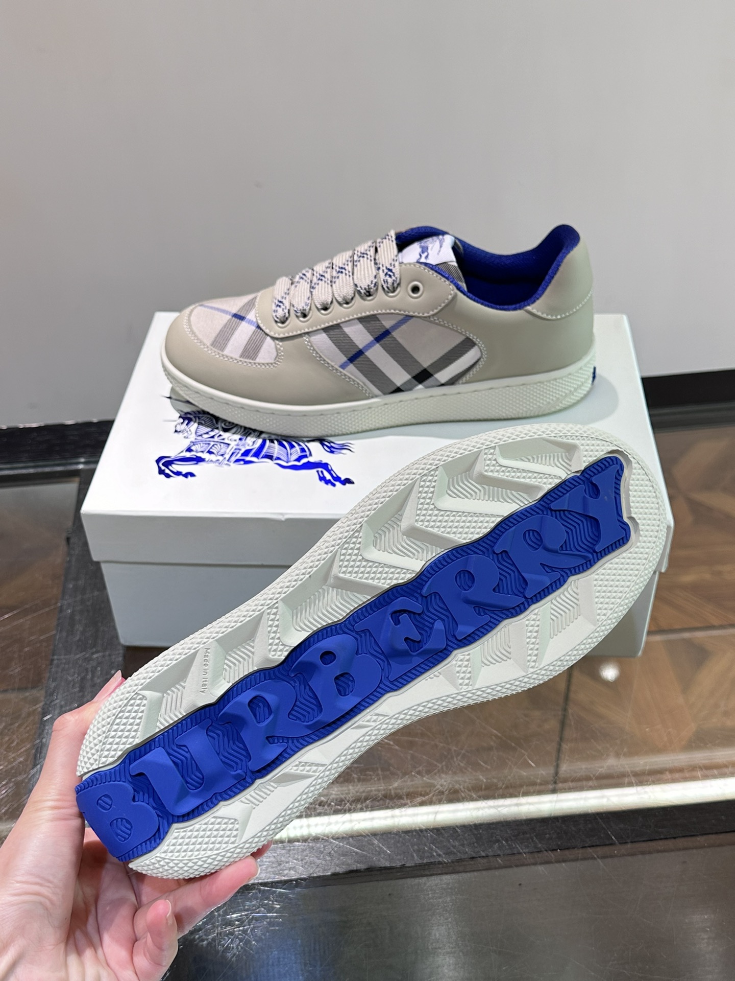 𝐁𝐔𝐑𝐁𝐁𝐄𝐑𝐑𝐘# Nuevo Burberry War Horse Check Casual Sneaker New Terrace Entrenadores casuales 