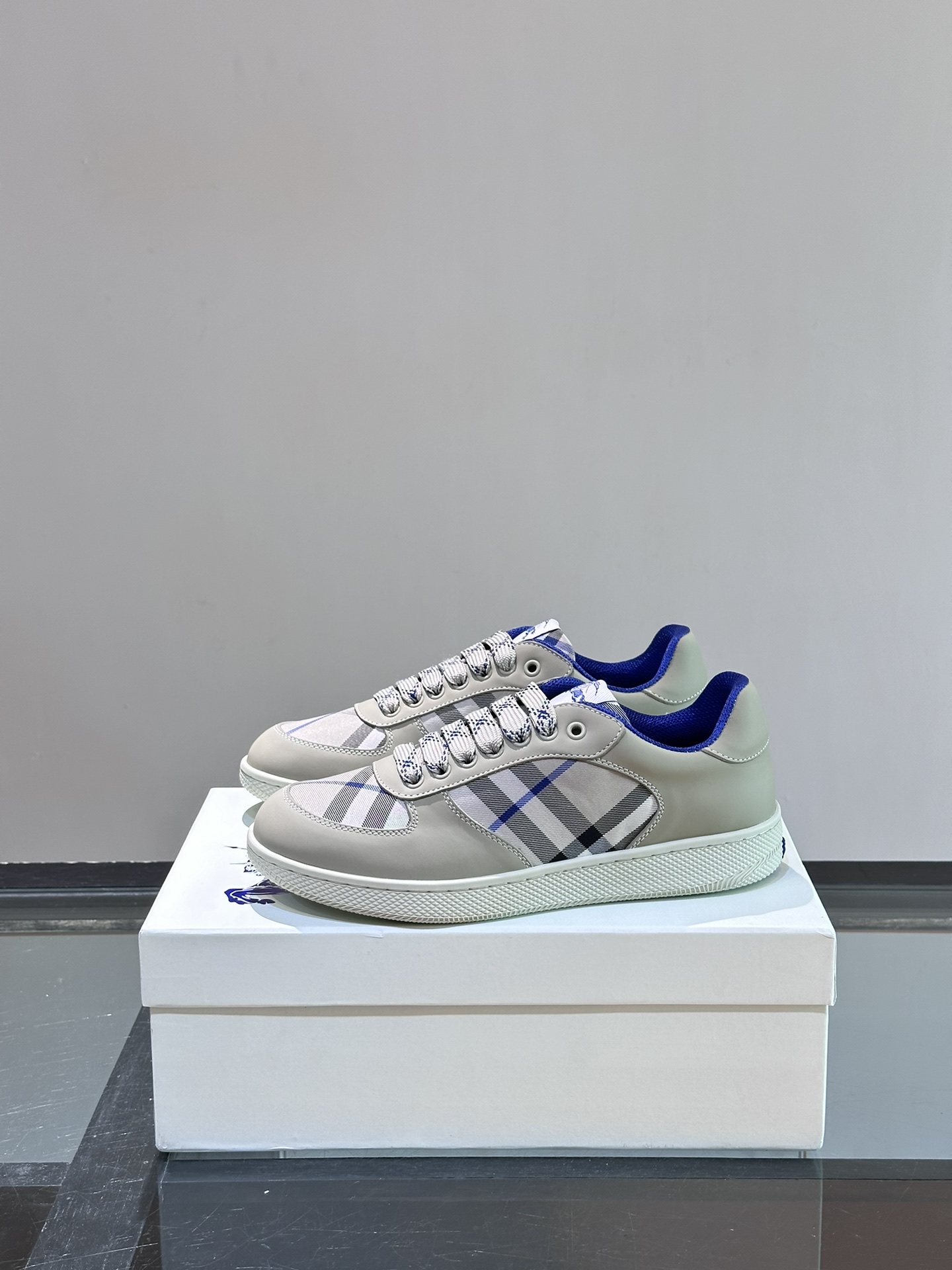 𝐁𝐔𝐑𝐁𝐁𝐄𝐑𝐑𝐘# Nuevo Burberry War Horse Check Casual Sneaker New Terrace Entrenadores casuales 