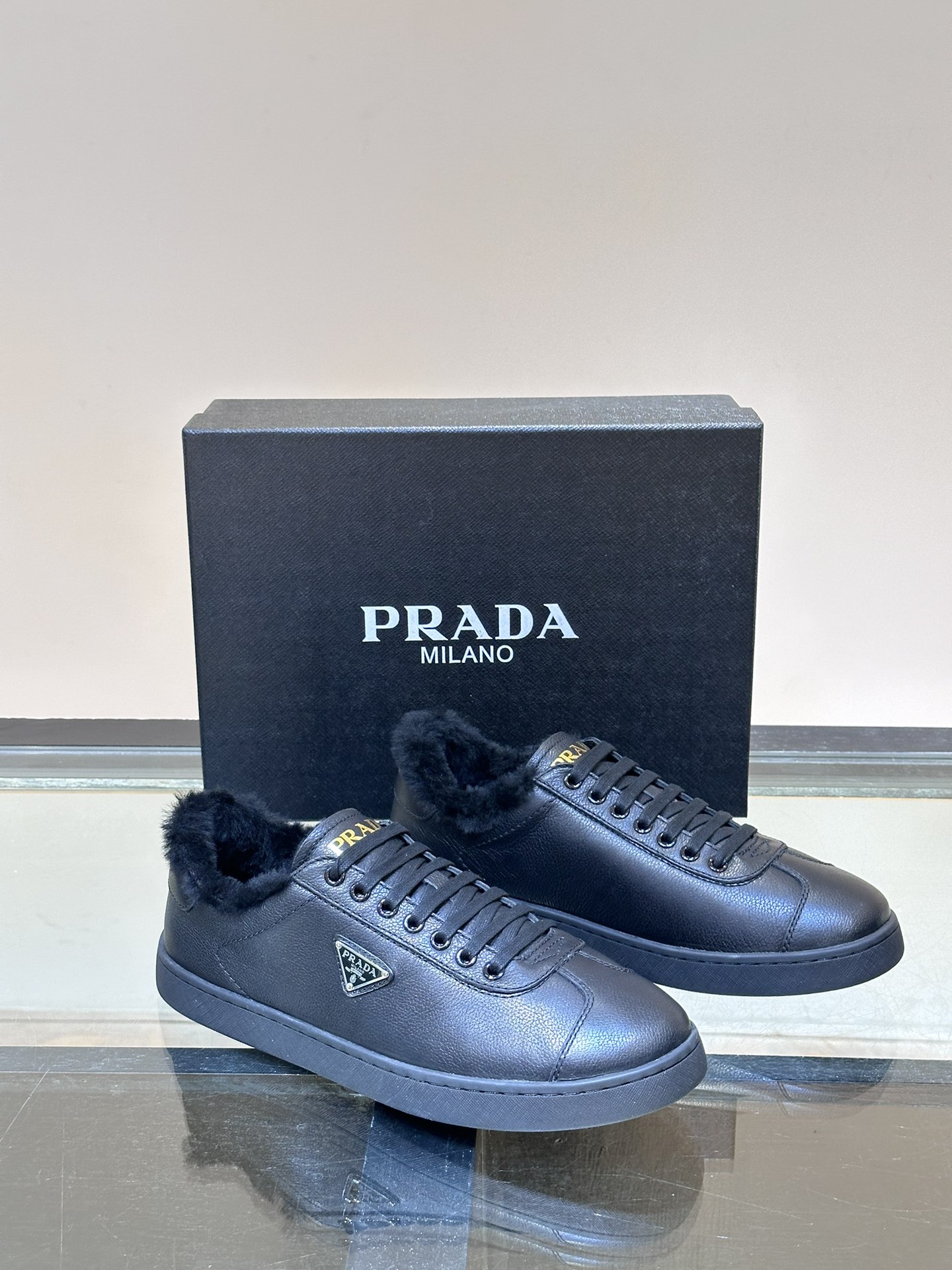 Prada/普拉达新款Lane柔软皮革羊毛鞋2024秋冬普拉达羊毛鞋单品！莞产原材料猛货！选用光滑荔枝纹