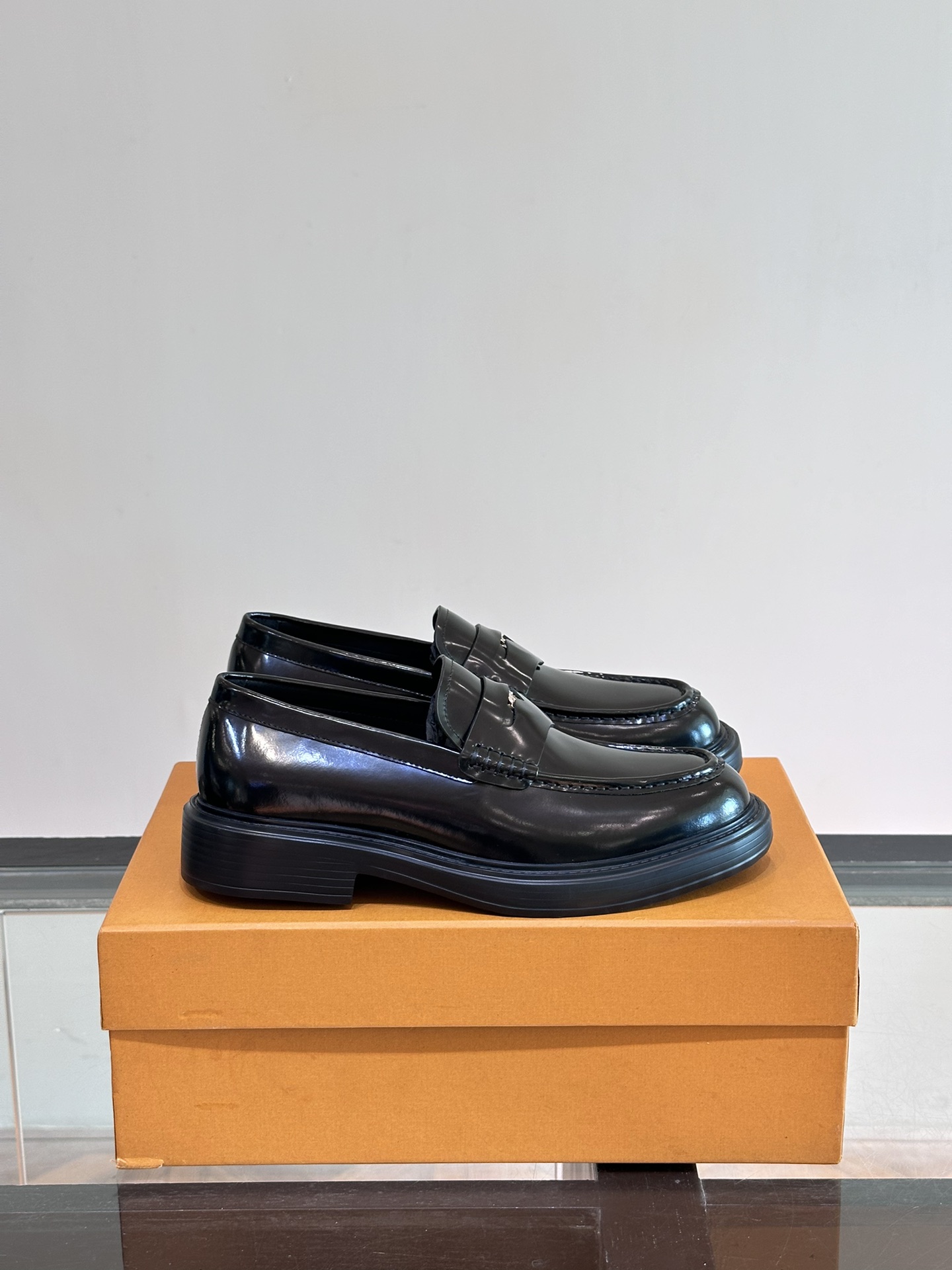 TOD’S Schoenen Loafers Mannen Kalfsleer Koeienhuid Echt leer Rubber