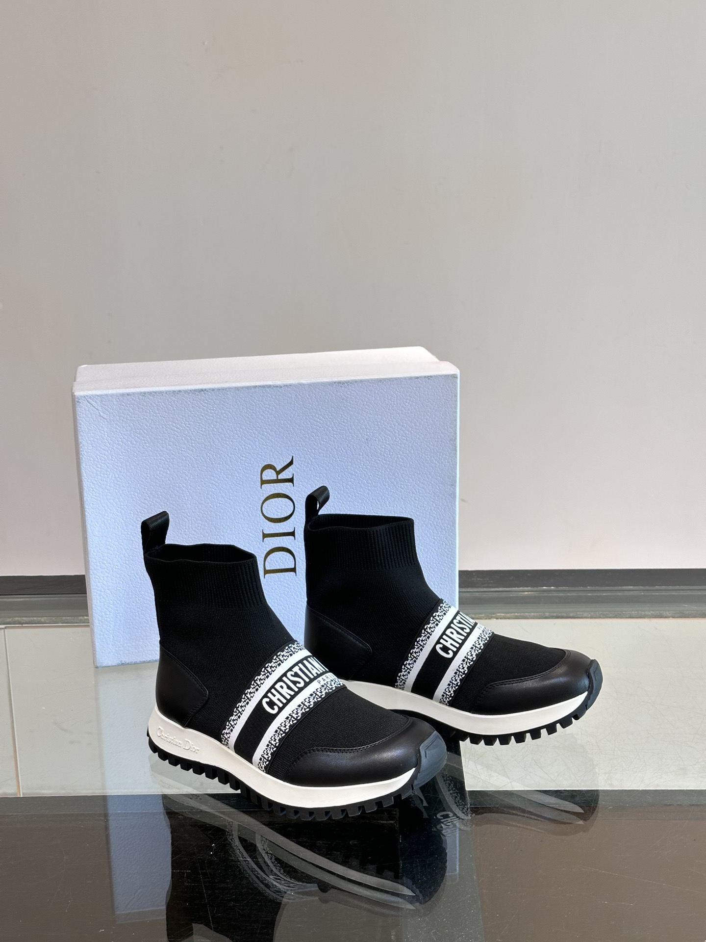 Dior/迪奥情侣款全新高帮袜子靴高定原版一致的特殊弹力针织面料加密一体飞织面料确保多季节的实用性和抗皱