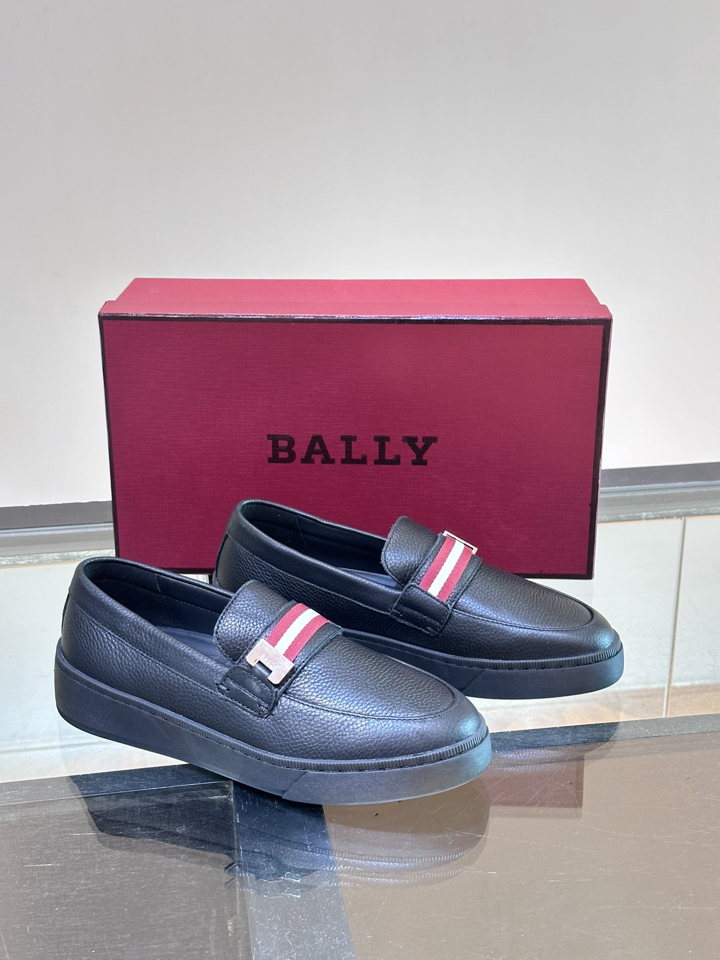 Bally/巴利新款男士套脚一脚蹬男鞋莞产精品市场顶级版本高工艺细节进口荔枝纹牛面皮鞋面搭配螺旋式条纹防