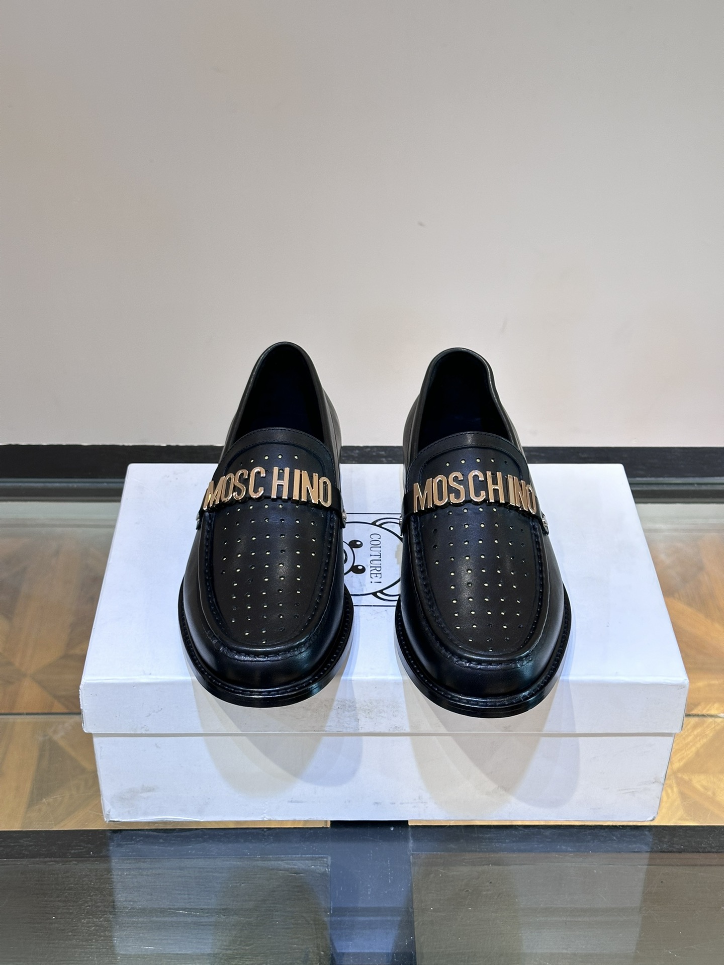 Moschino高端男士正装鞋休闲皮鞋绅士臻享型男必备头层牛皮鞋面皮质质感一览无余小牛皮透气内里真皮大底