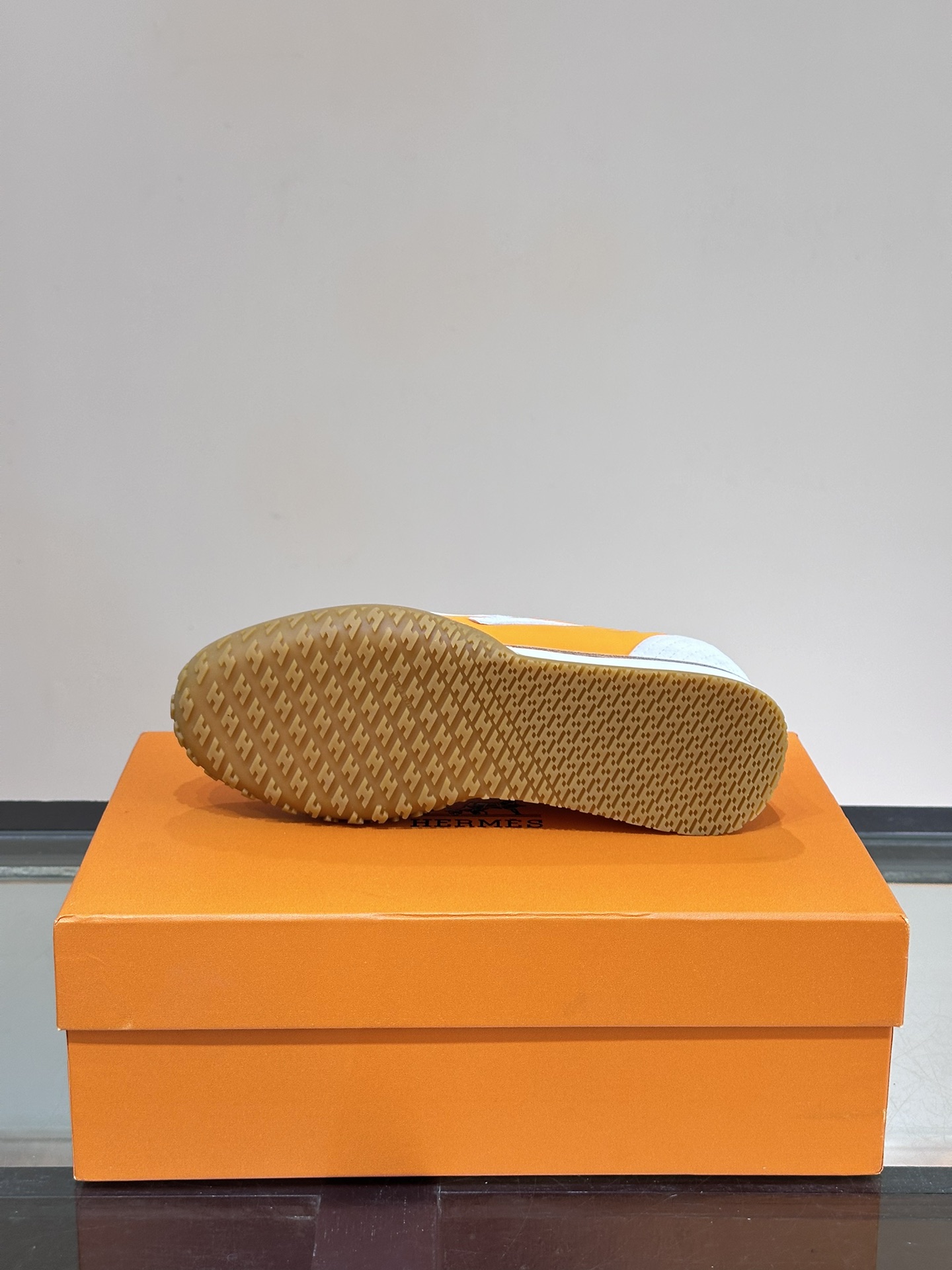 HERMES/爱马仕ss24春夏新品运动鞋H家heros运动鞋新品简约鞋面轻盈舒适透气！运动感十足！对比