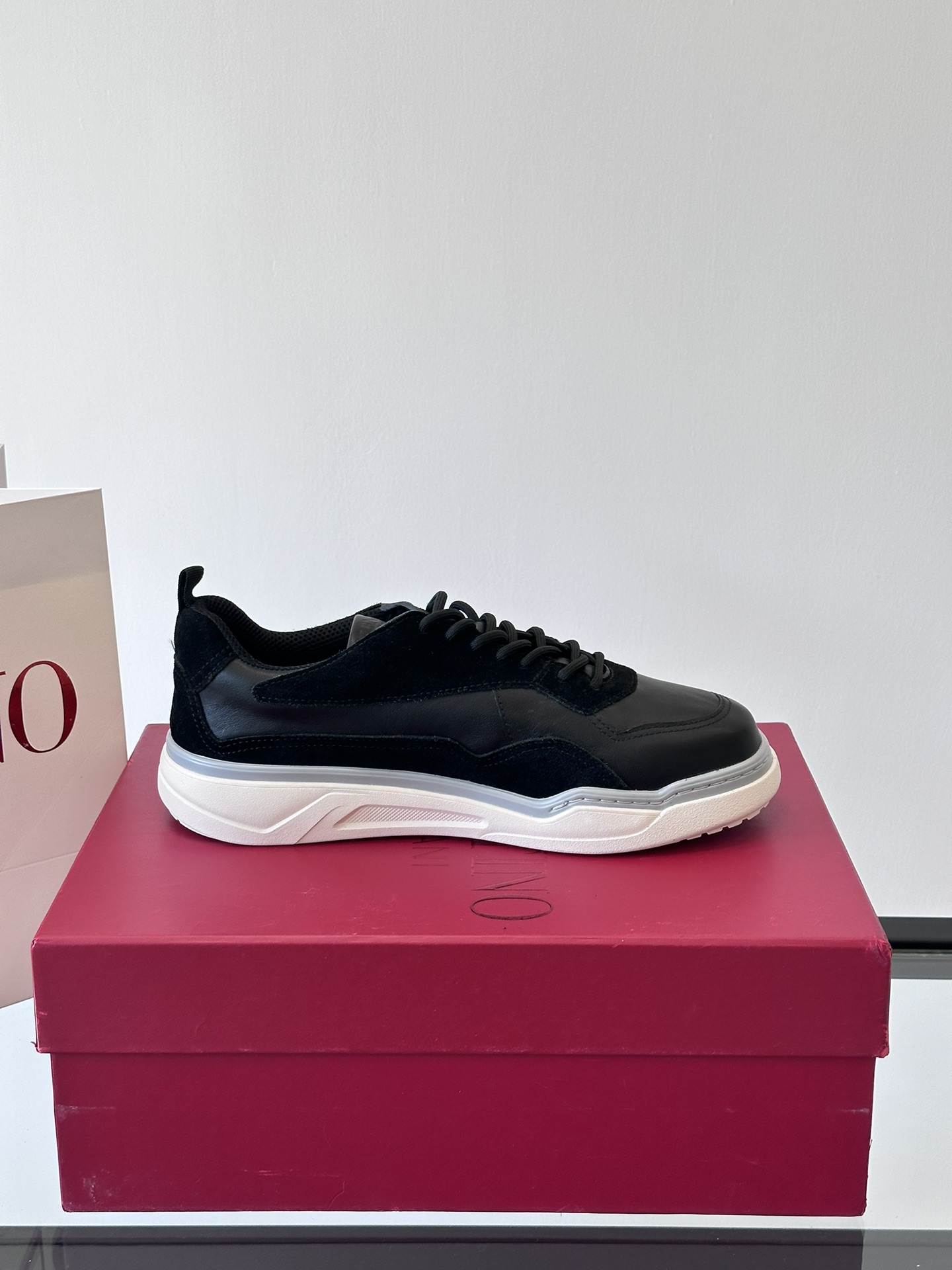 Valentin*华伦天奴2024早秋系列全新RUNBOOT情侣款中帮运动鞋新款配色真的好酷进口原版皮料