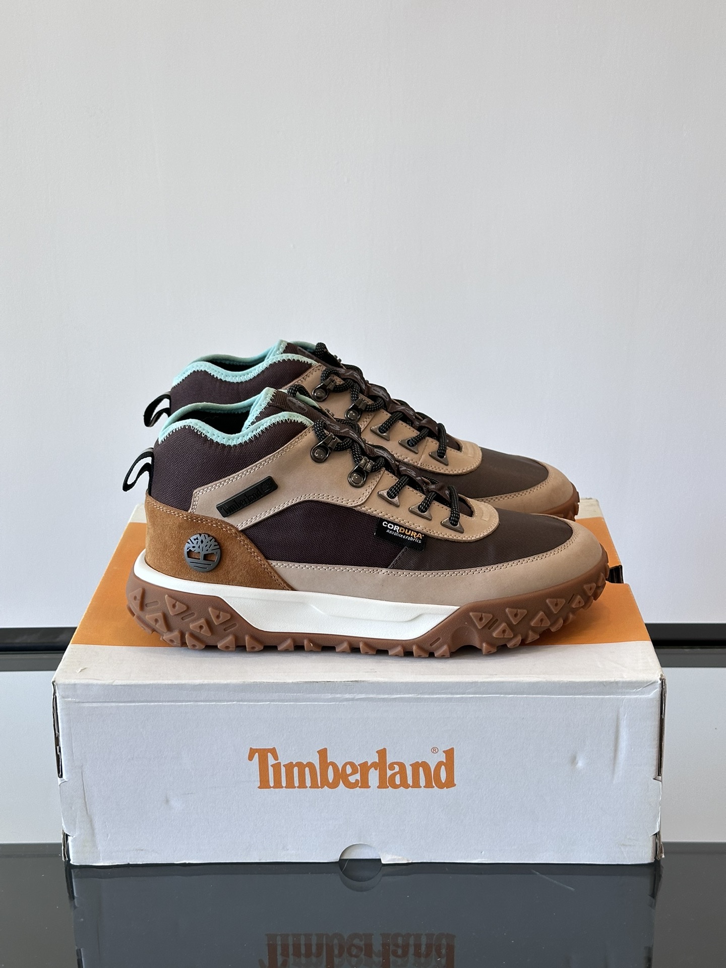 Timberland新款鞋型坦克抓地力穿着舒适防滑可户外城市多用途穿着无惧任何复杂地形设计感十足时尚拼色