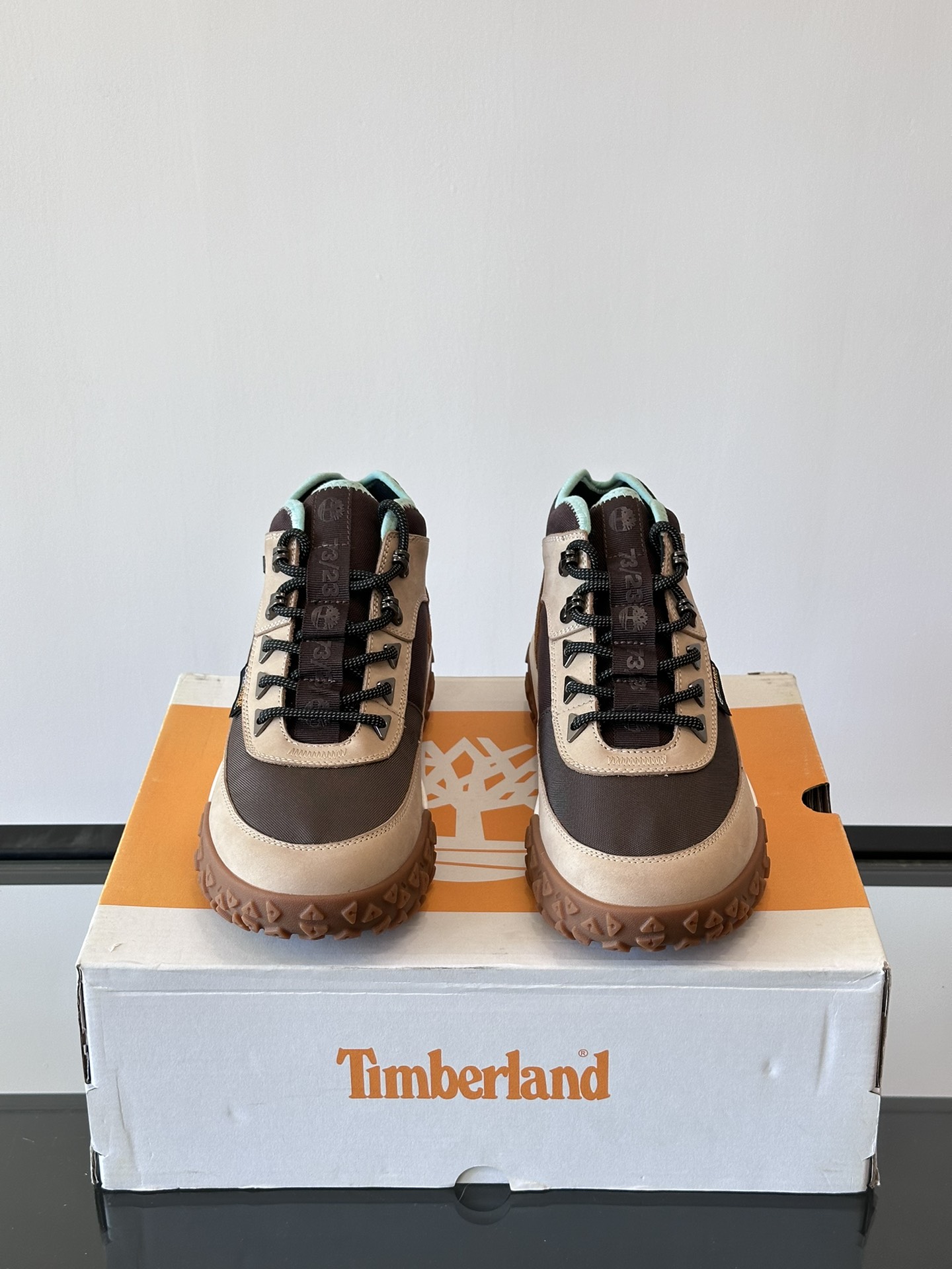 Timberland新款鞋型坦克抓地力穿着舒适防滑可户外城市多用途穿着无惧任何复杂地形设计感十足时尚拼色